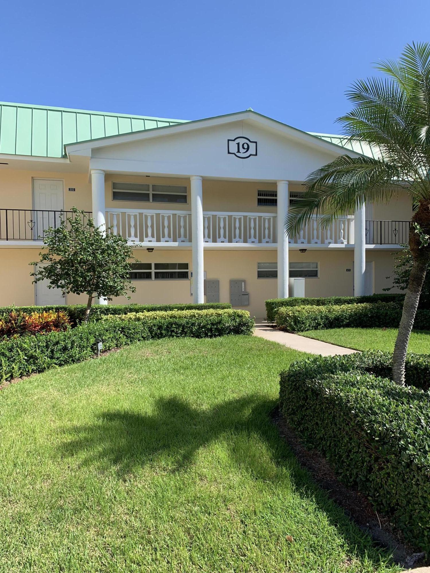 19 Colonial Club Drive Drive 202, Boynton Beach, FL 33435, Boynton Beach - Photo 3