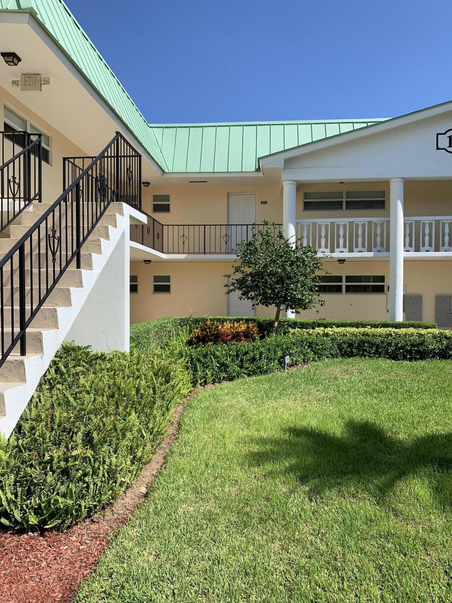 19 Colonial Club Drive Drive 202, Boynton Beach, FL 33435, Boynton Beach - Photo 4