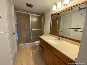 4166 Inverrary Drive 303, Lauderhill, FL 33319, Lauderhill - Photo 4