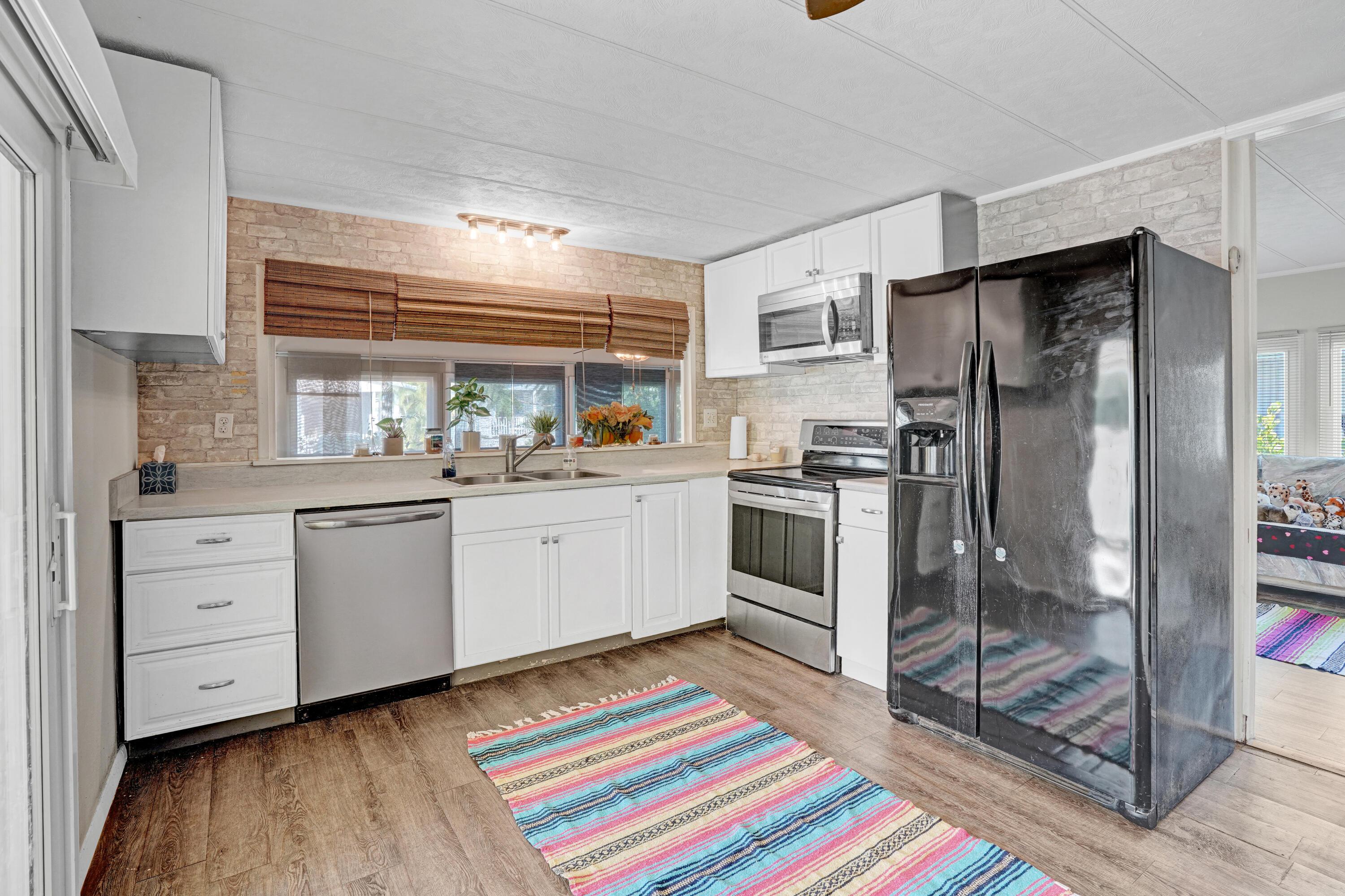 921 Laurel Circle, Barefoot Bay, FL 32976, Barefoot Bay - Photo 2