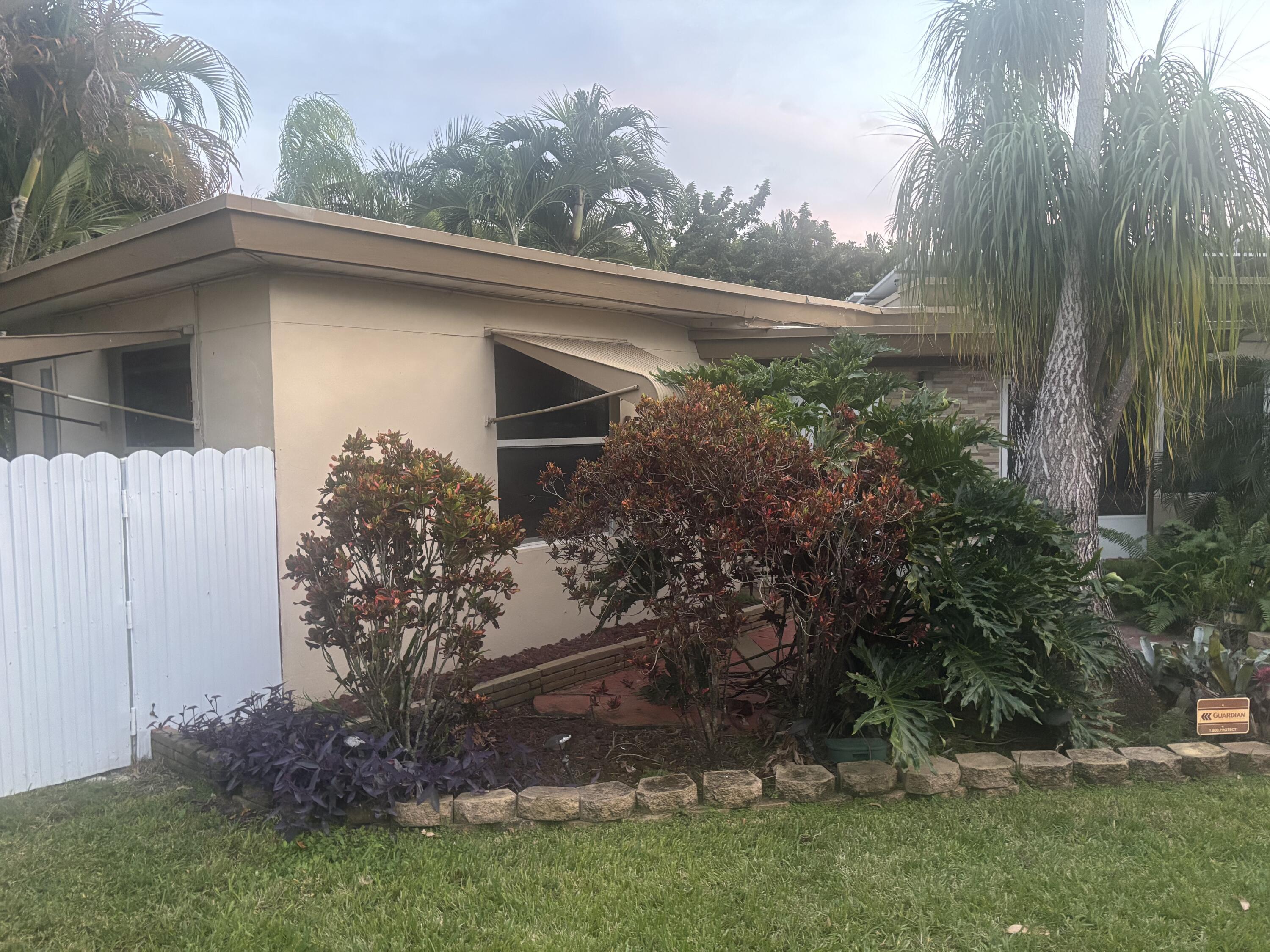 2424 Grant Street, Hollywood, FL 33020, Hollywood - Photo 2