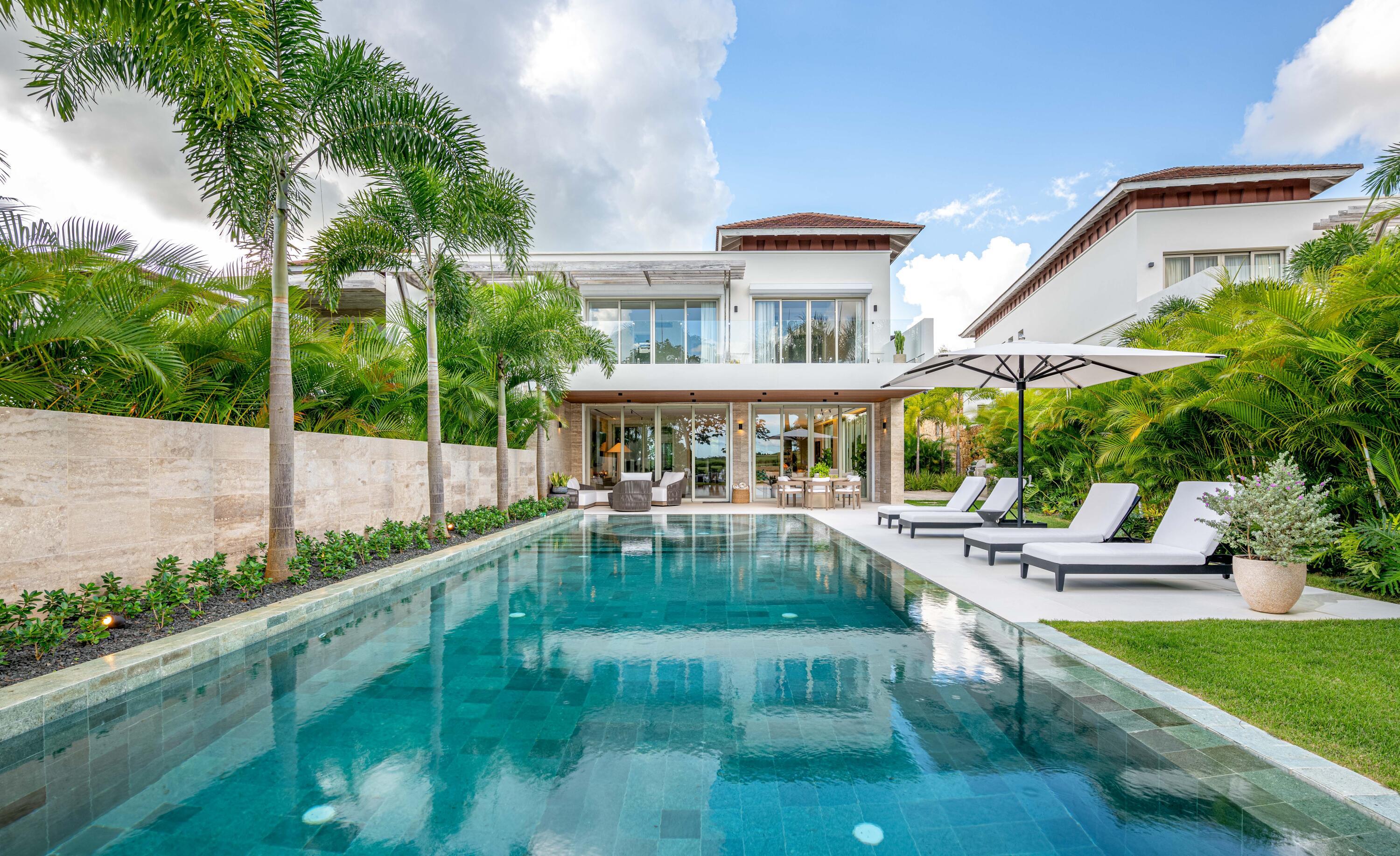 10 Los Altos Villa, null