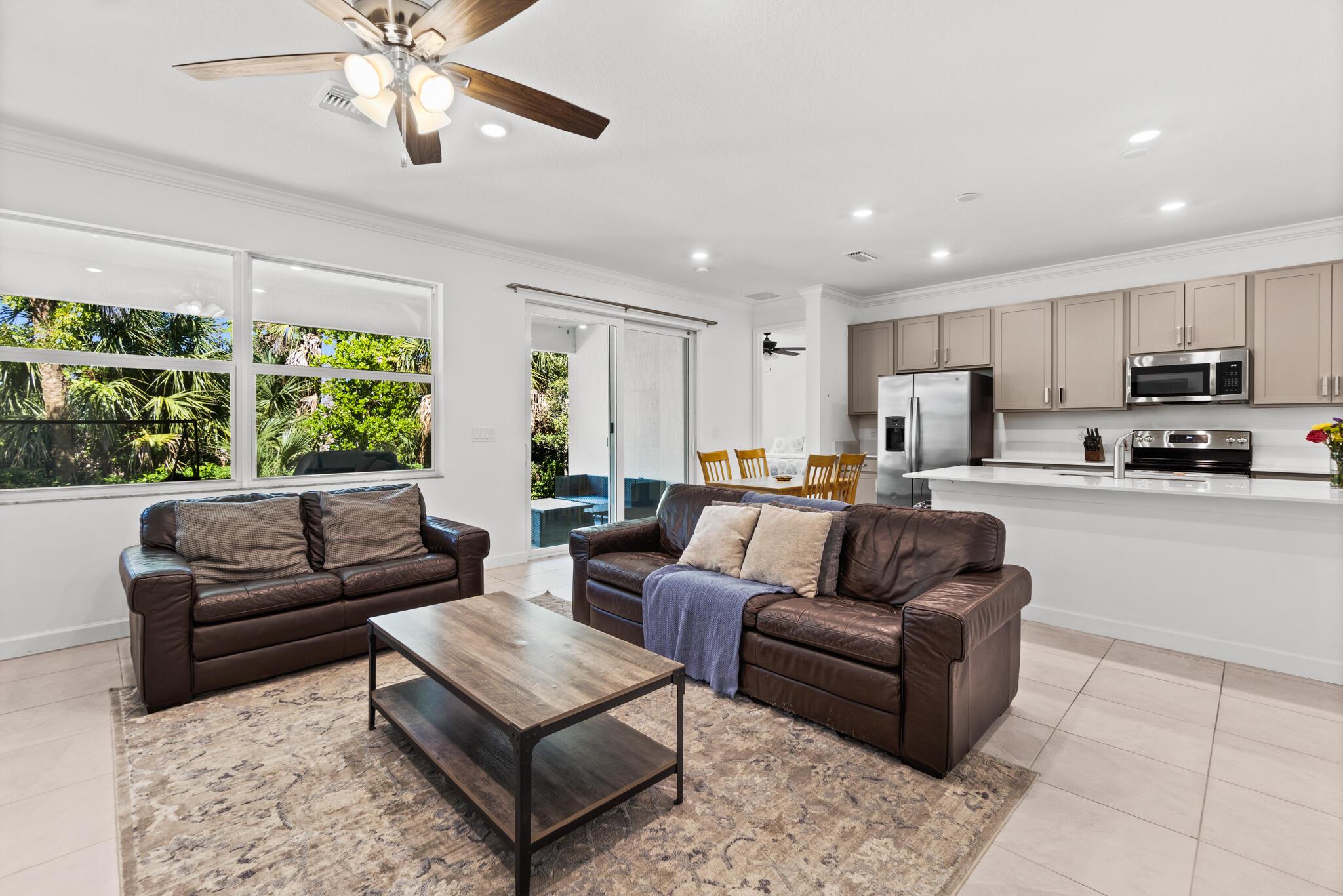 460 Veridian Circle NW, Palm Bay, FL 32907, Palm Bay - Photo 3