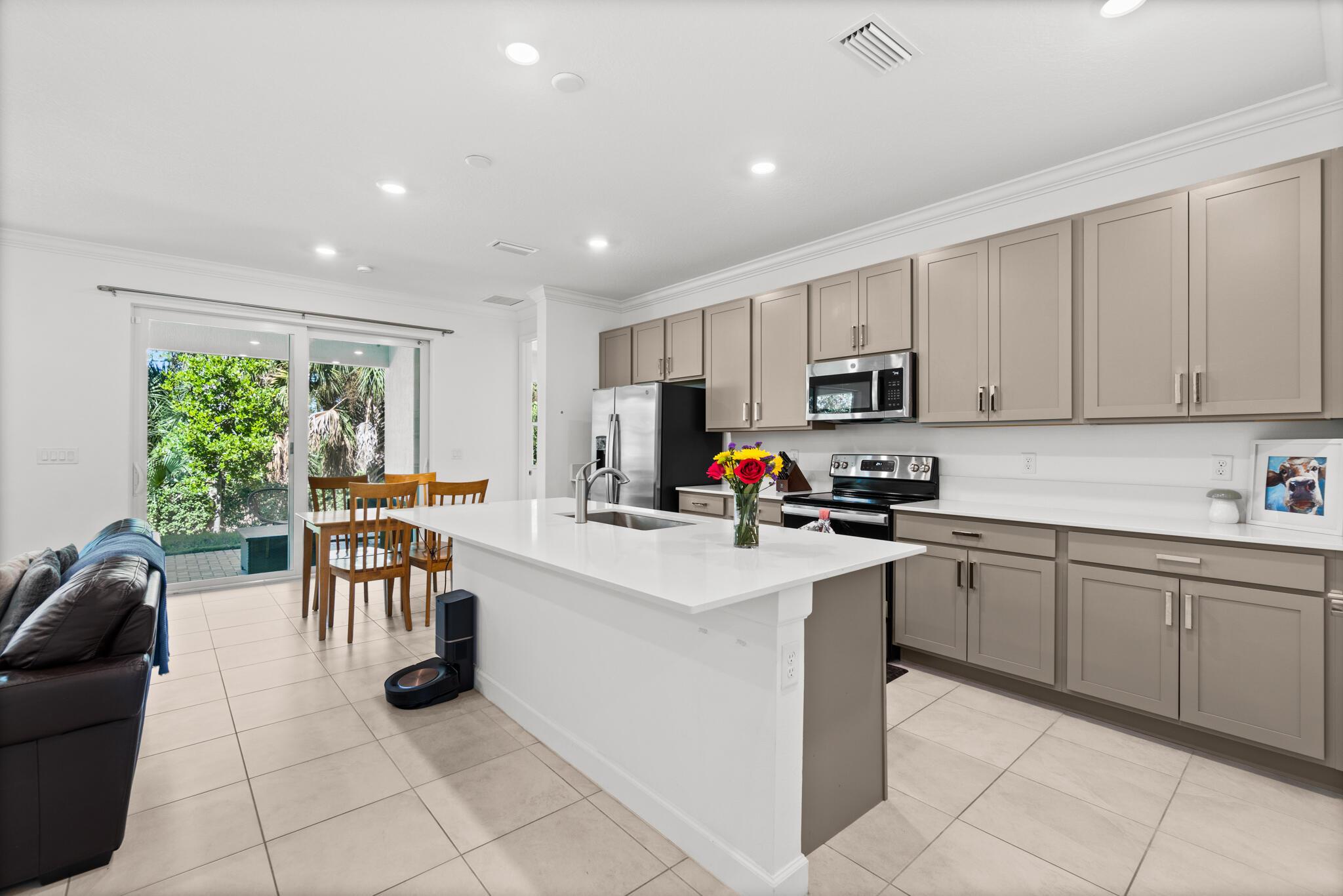 460 Veridian Circle NW, Palm Bay, FL 32907, Palm Bay - Photo 5