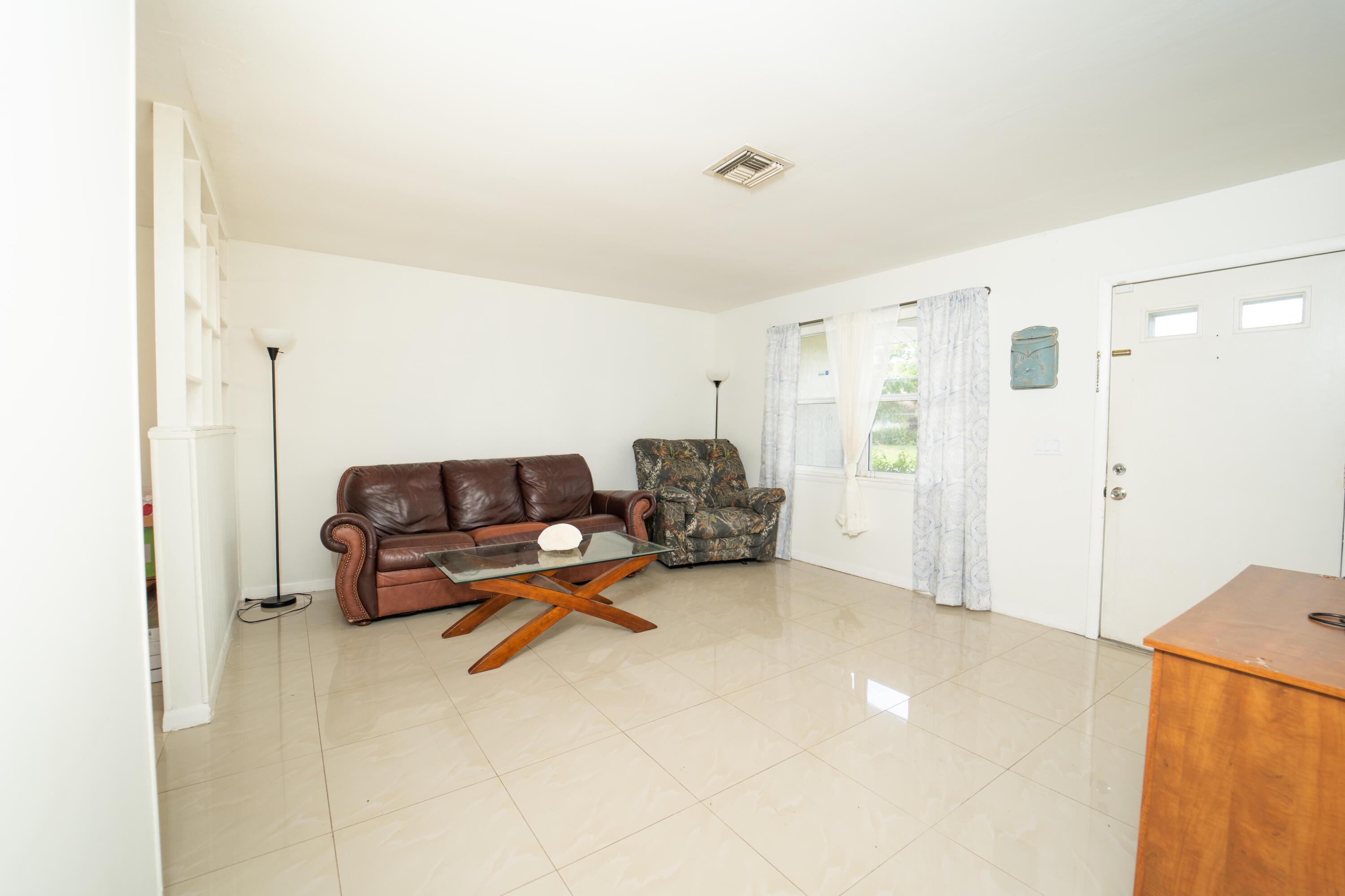 382 SE Evans Avenue, Port St. Lucie, FL 34984, Port St. Lucie - Photo 2