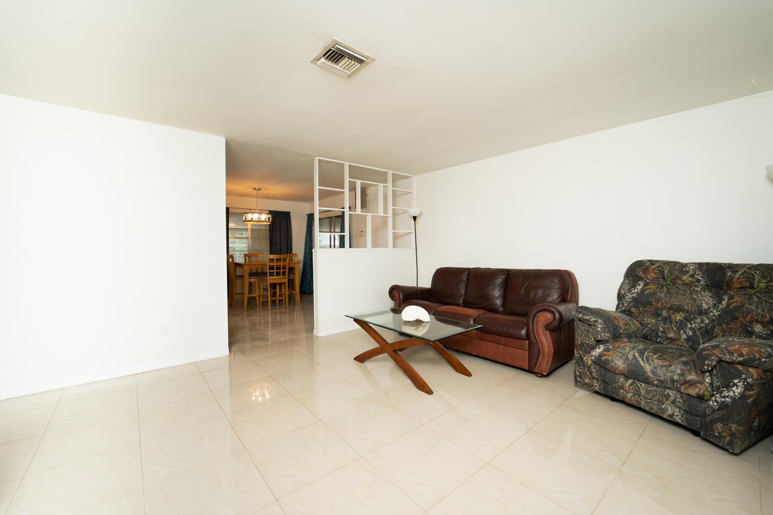 382 SE Evans Avenue, Port St. Lucie, FL 34984, Port St. Lucie - Photo 3