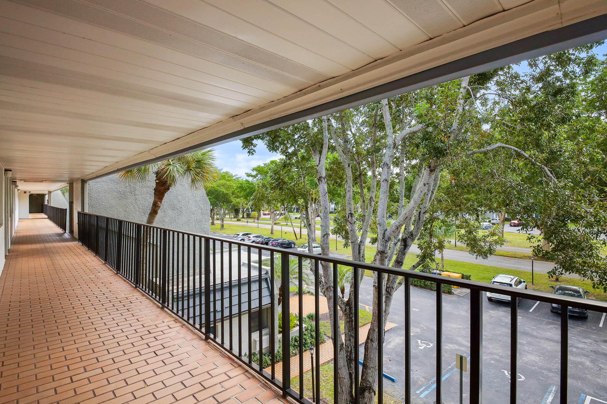 4822 Esedra Court 303, Lake Worth, FL 33467, Lake Worth - Photo 5