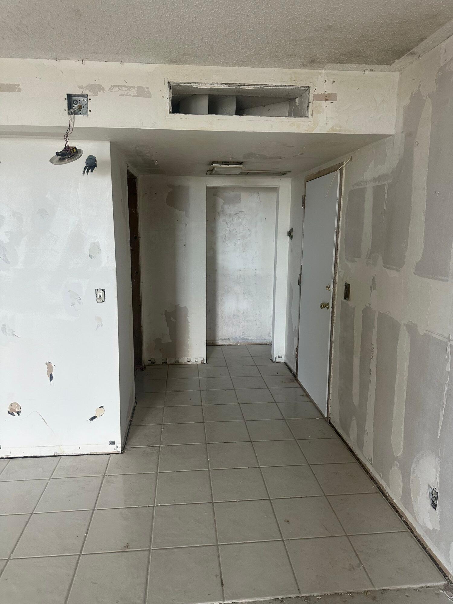 2425 Presidential Way 1203, West Palm Beach, FL 33401, West Palm Beach - Photo 3