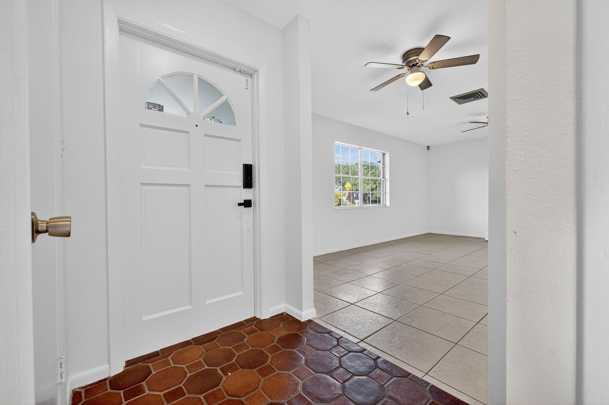1125 Coral Street, Fort Pierce, FL 34982, Fort Pierce - Photo 4