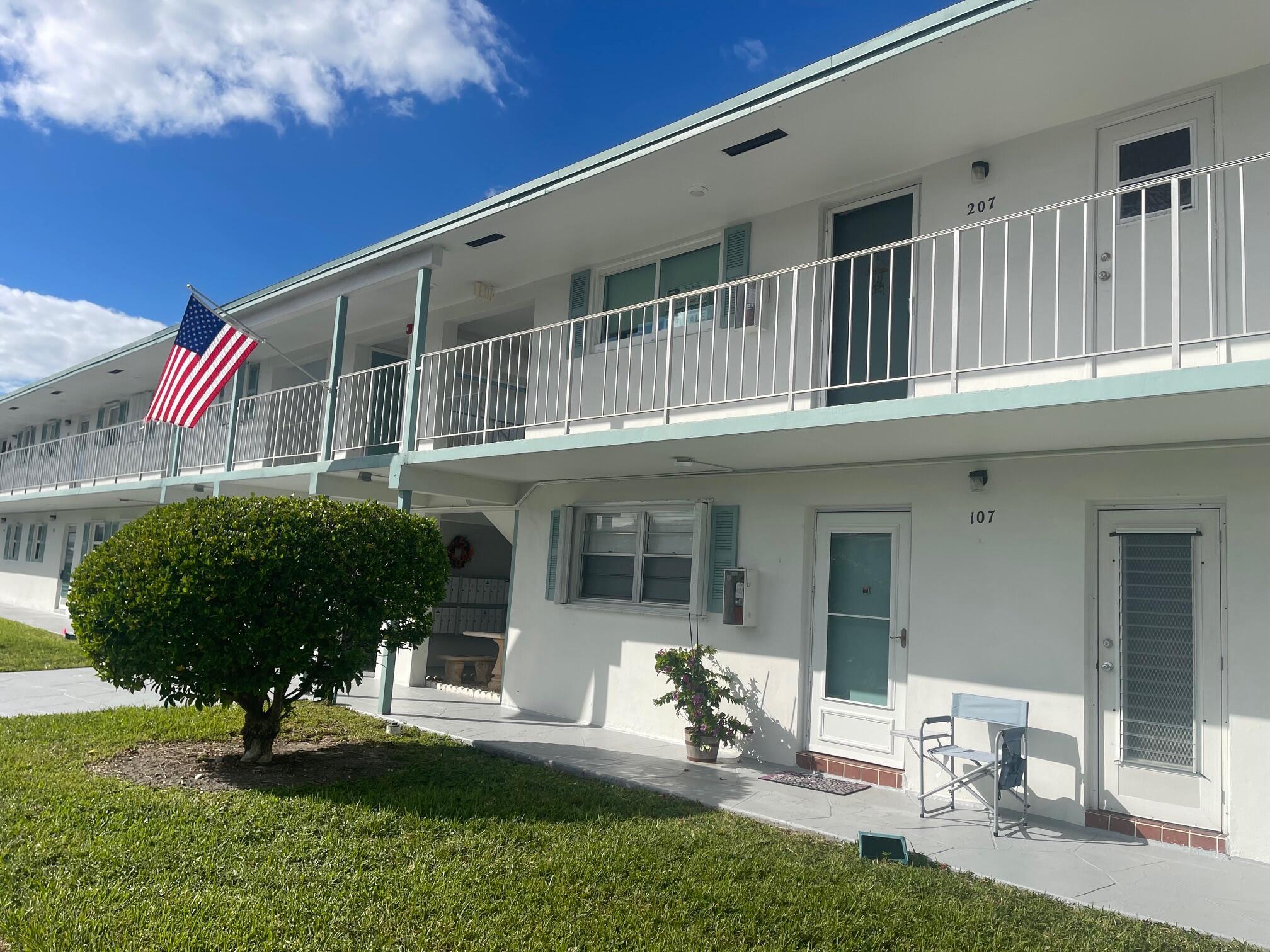 1117 Lake Terrace F-207, Boynton Beach, FL 33426, Boynton Beach - Photo 3