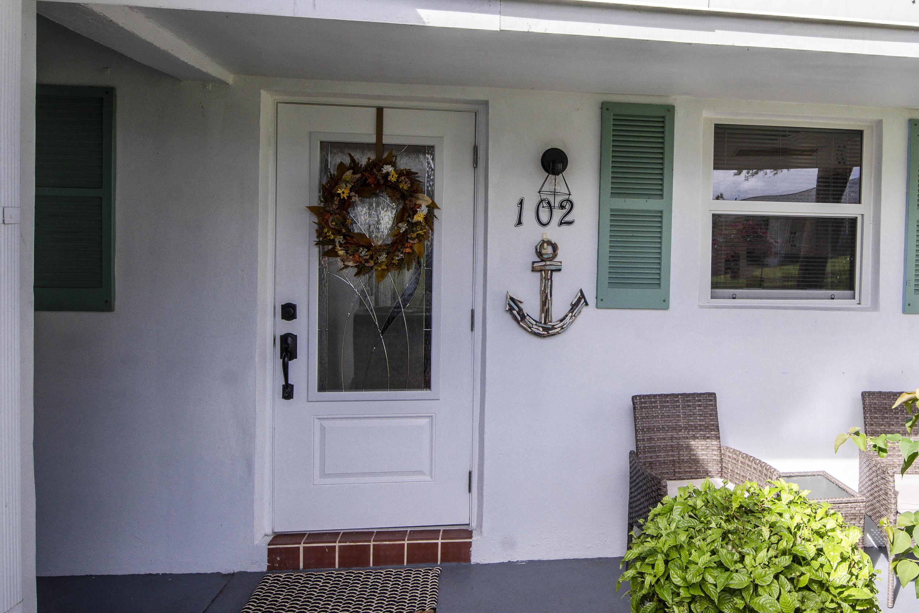 400 SW Golfview Terrace 102, Boynton Beach, FL 33426, Boynton Beach - Photo 2