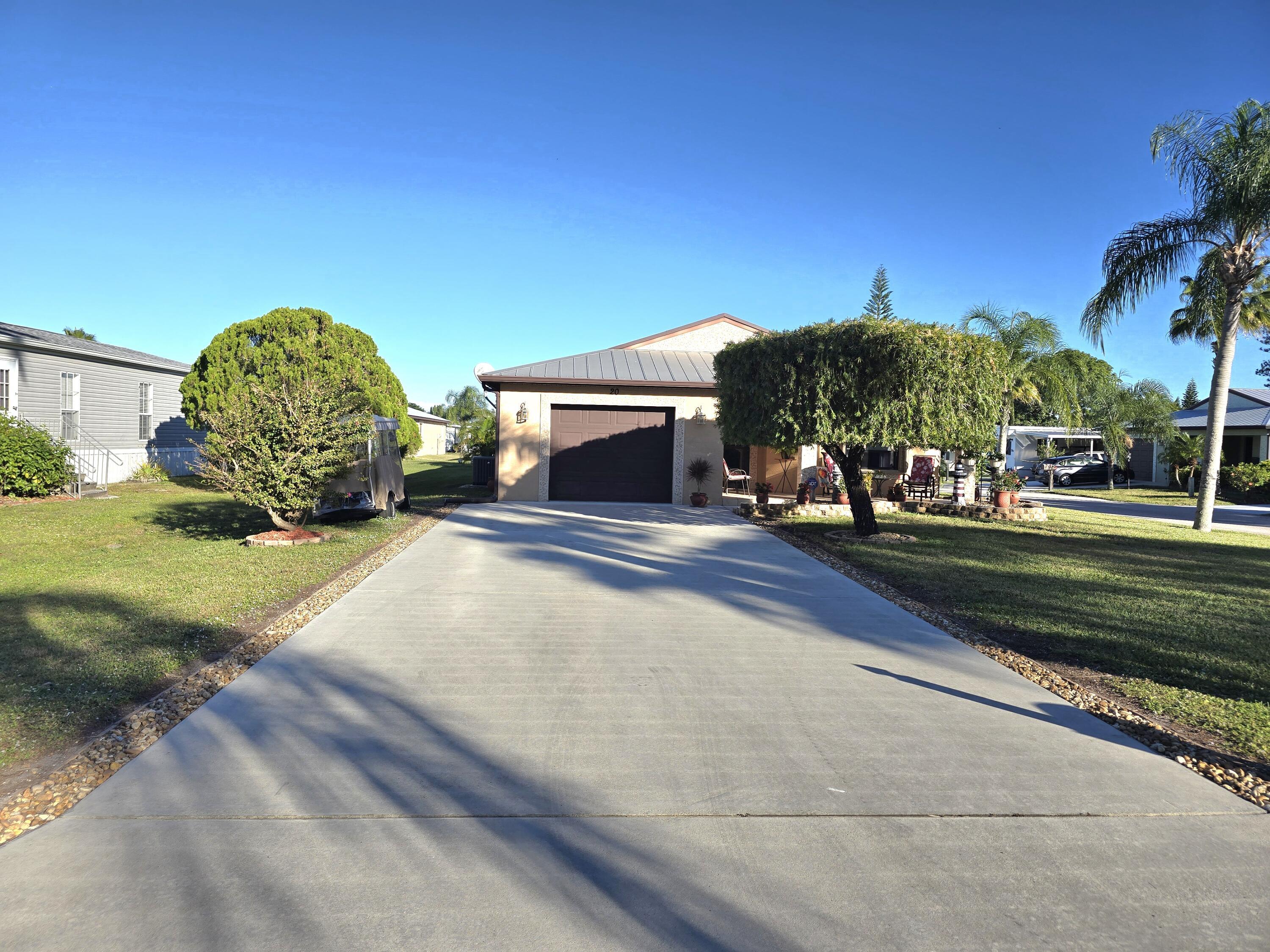 20 Silver Oak Drive, Port St. Lucie, FL 34952, Port St. Lucie - Photo 2
