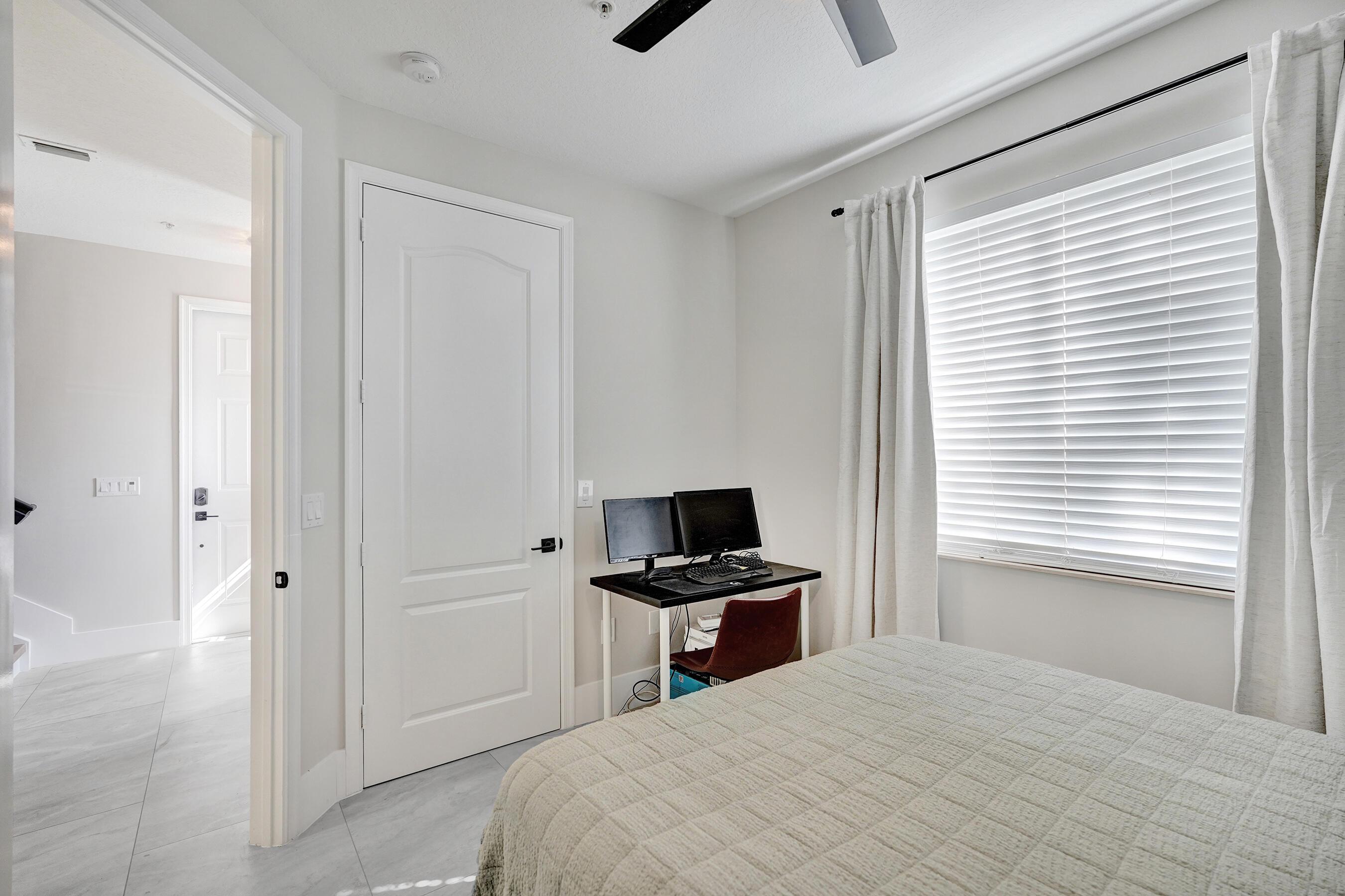 3600 NW 5th Terrace, Boca Raton, FL 33431, Boca Raton - Photo 4