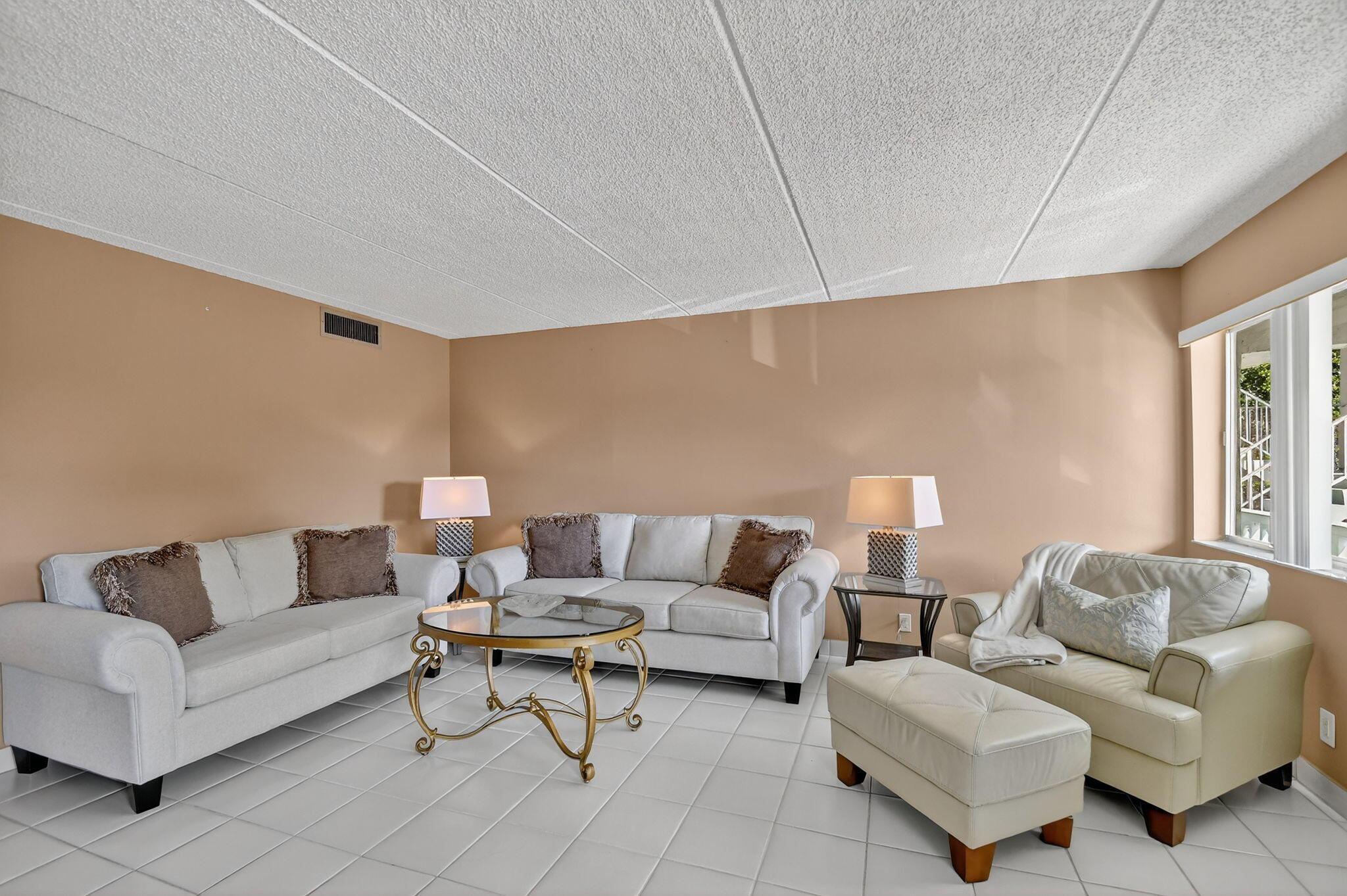 3200 Springdale Boulevard 217, Palm Springs, FL 33461, Palm Springs - Photo 4