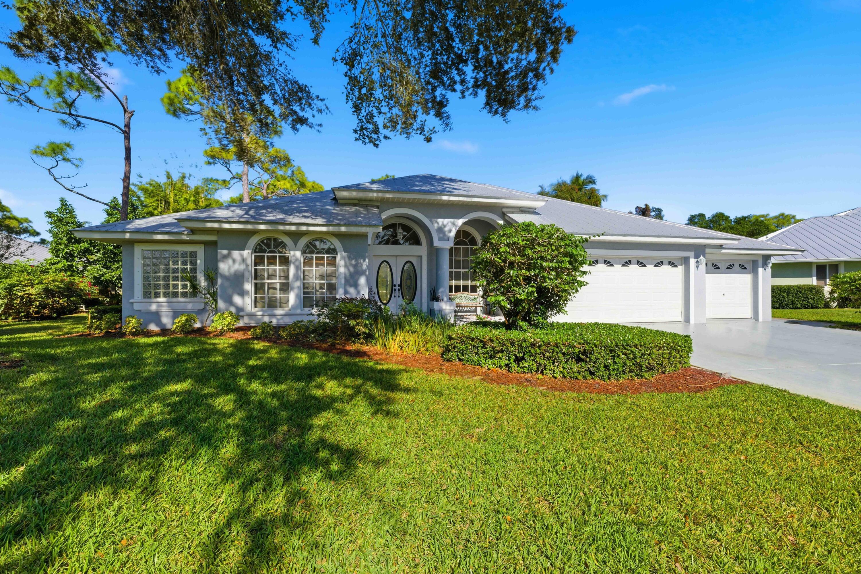 1043 SW Pigeon Plum Way, Palm City, FL 34990, Palm City - Photo 4