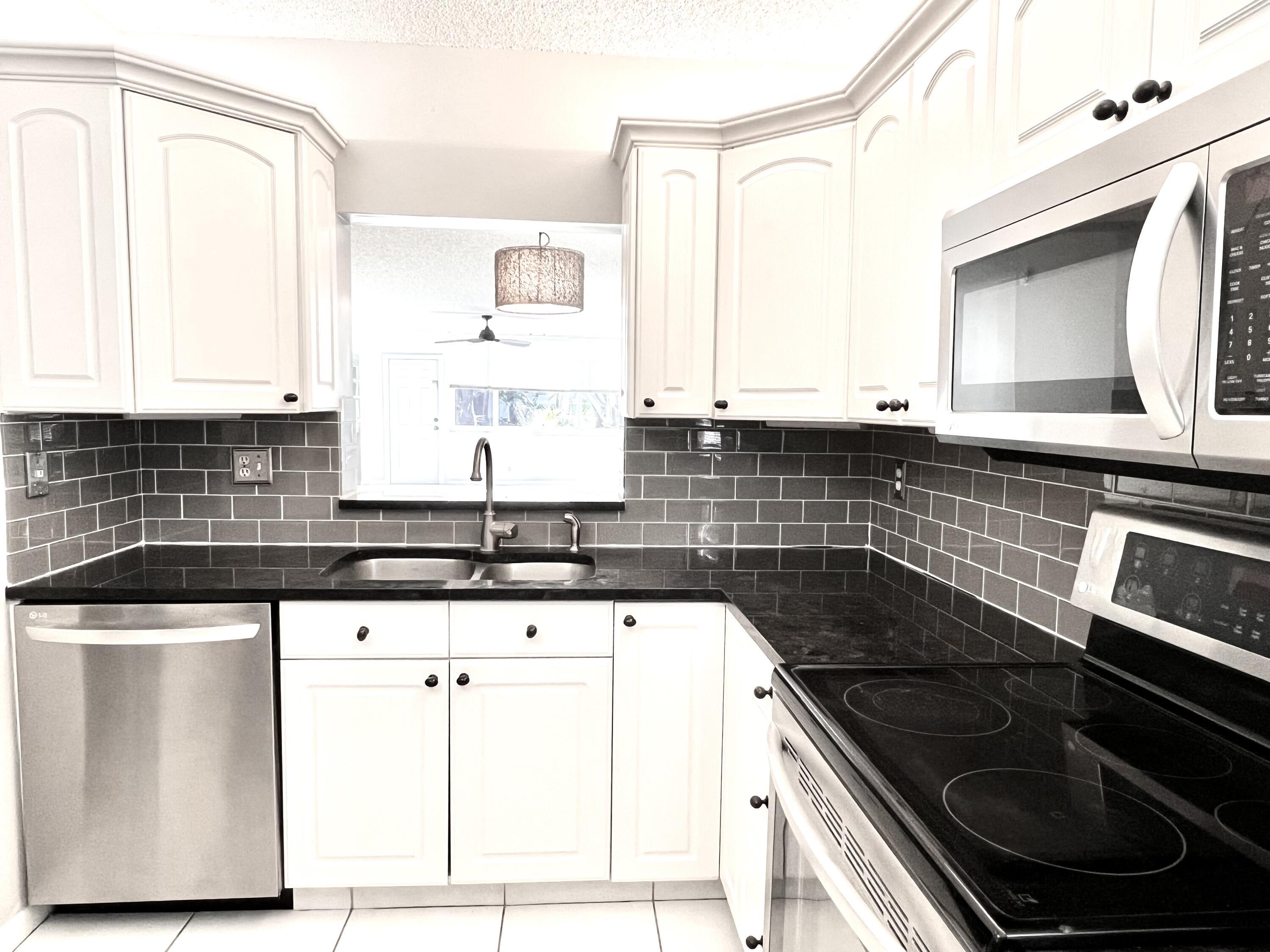 2865 SW 22nd Avenue 108, Delray Beach, FL 33445, Delray Beach - Photo 2