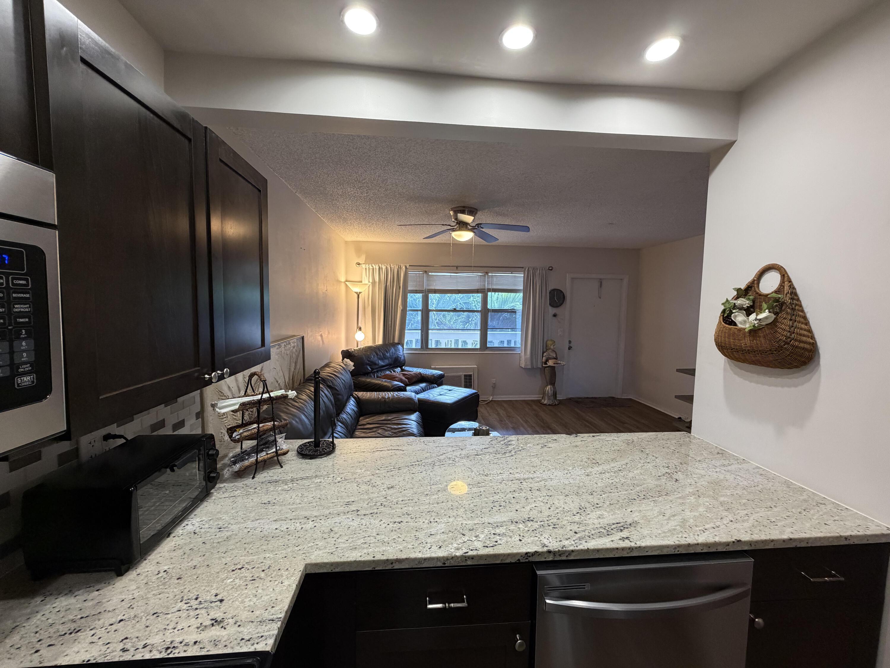107 Prescott E, Deerfield Beach, FL 33442, Deerfield Beach - Photo 4