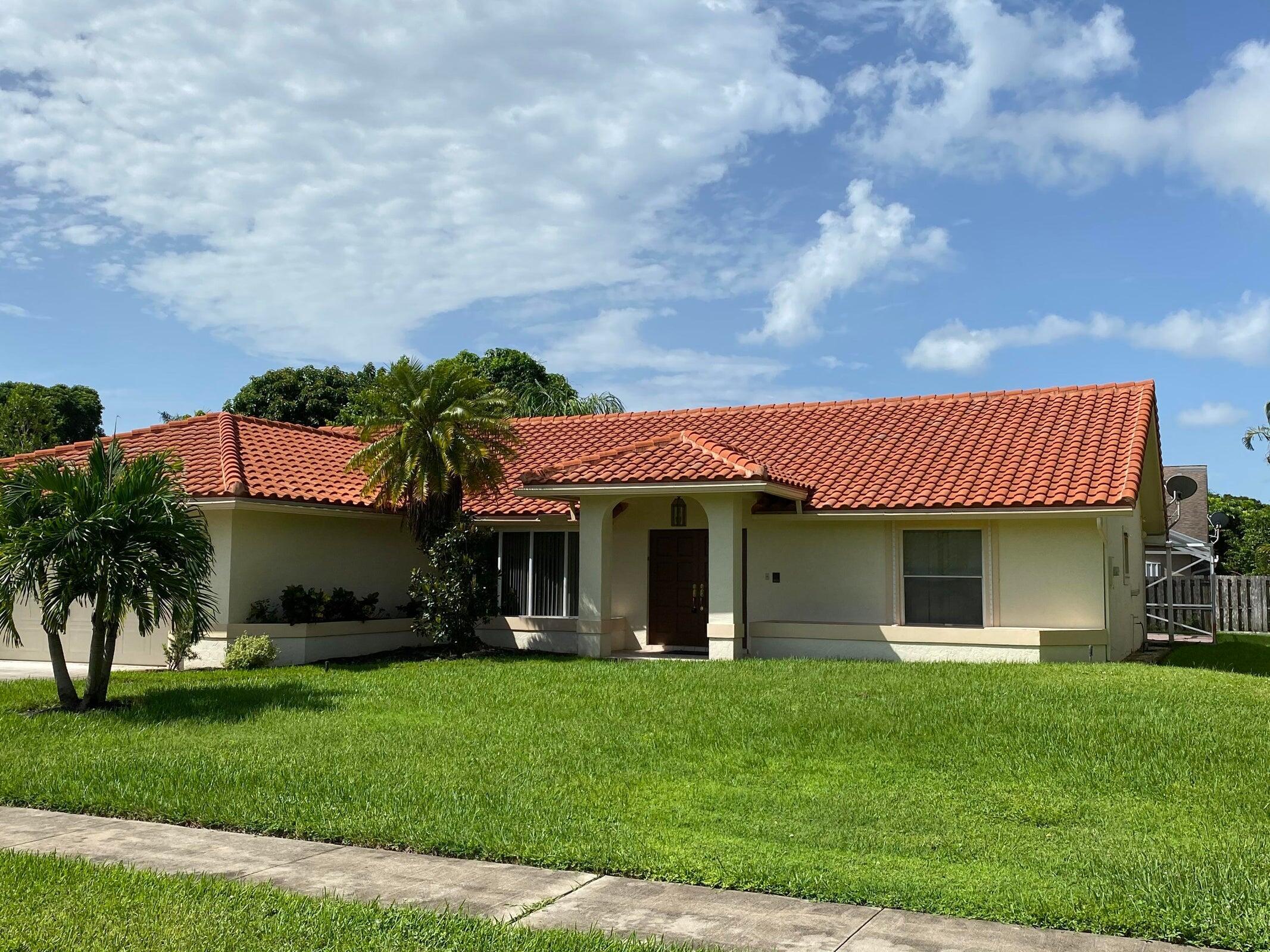 1655 Farmington Circle, Wellington, FL 33414, Wellington - Photo 2
