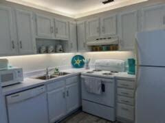 48 Woodland Drive 106, Vero Beach, FL 32962, Vero Beach - Photo 4