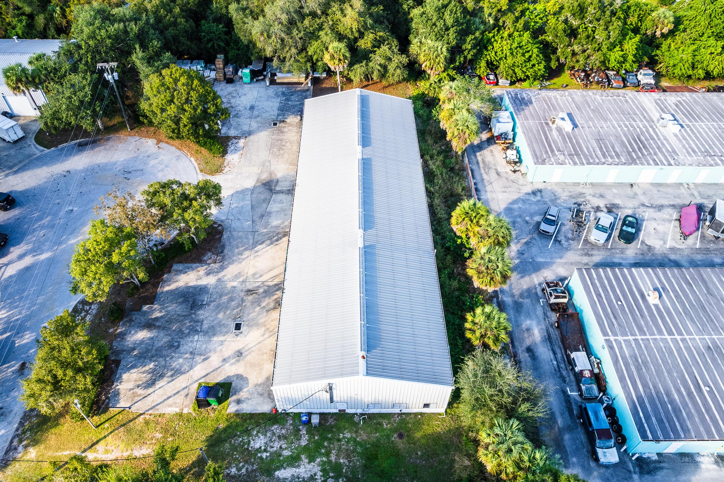 820 35th Court SW, Vero Beach, FL 32968, Vero Beach - Photo 3