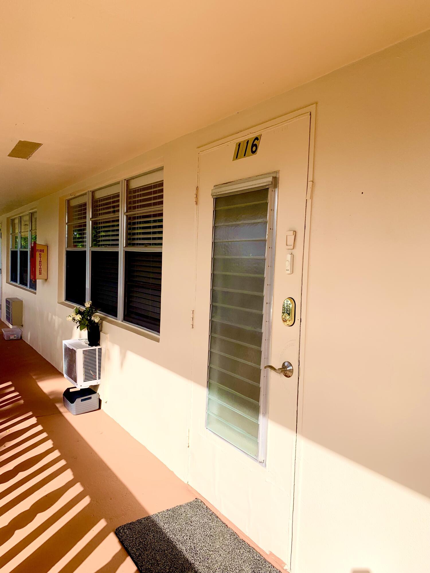 116 Canterbury E, West Palm Beach, FL 33417, West Palm Beach - Photo 4