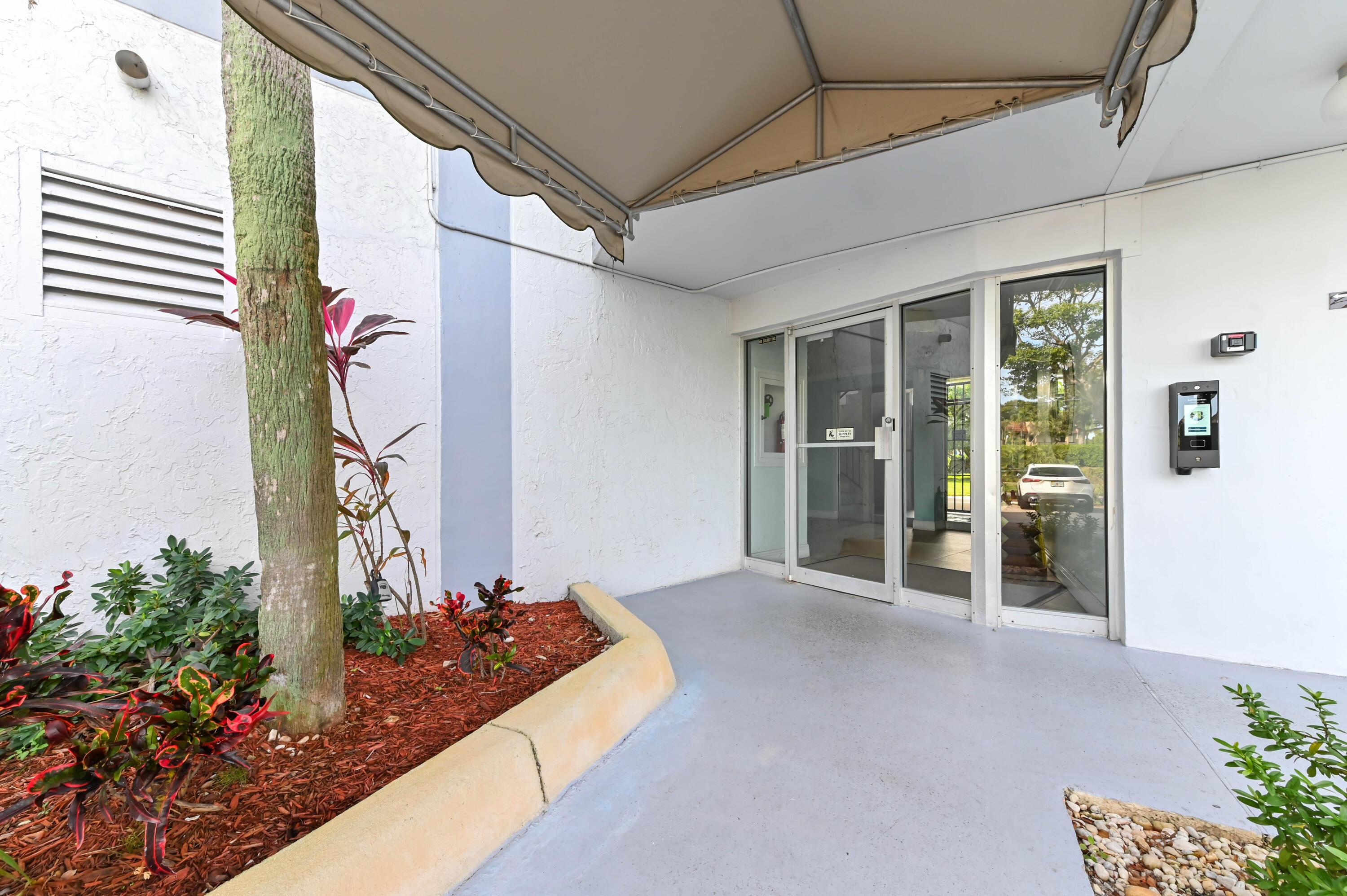 198 NW 67th Street 207, Boca Raton, FL 33487, Boca Raton - Photo 5