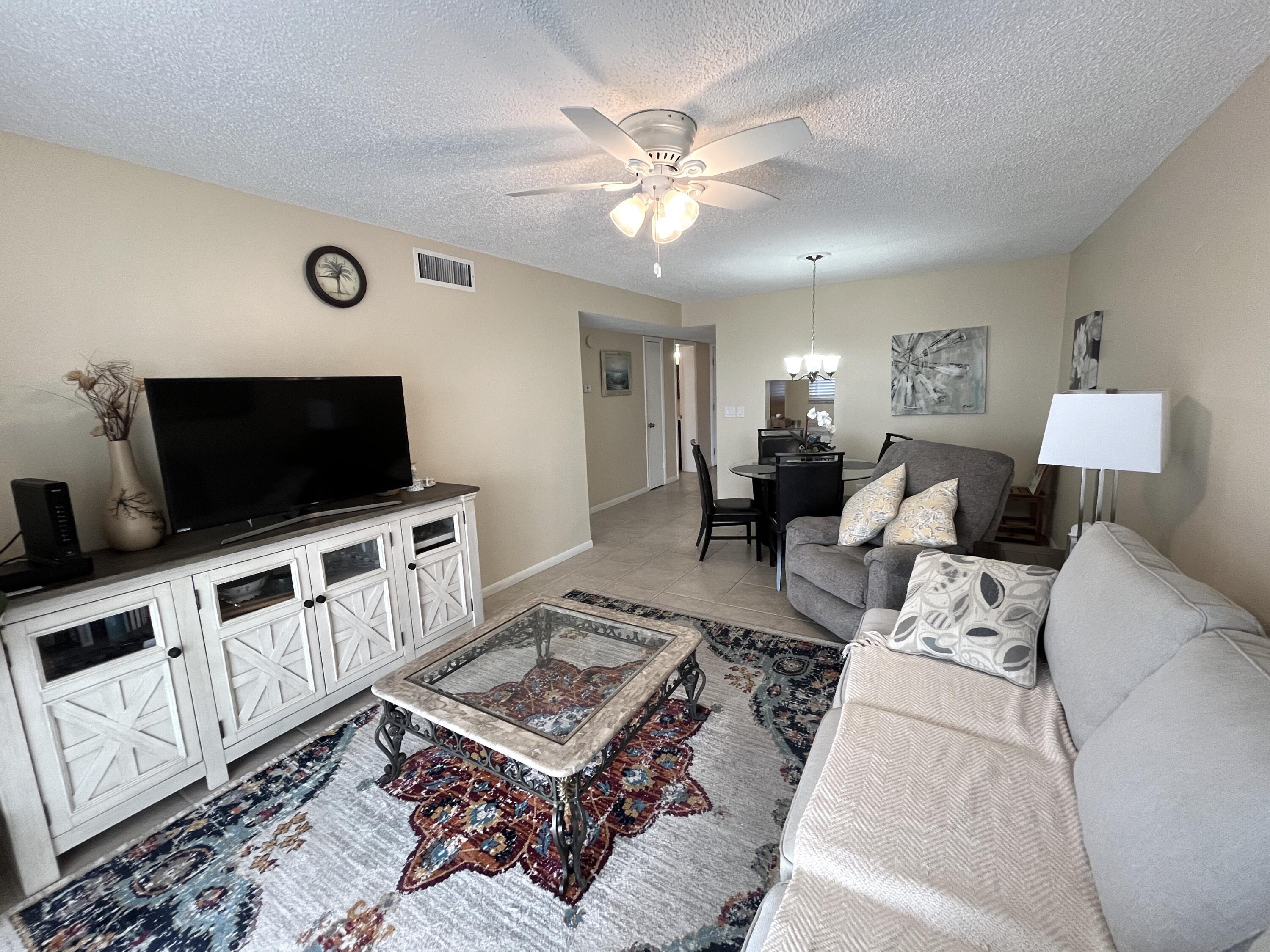 330 NE 26th Avenue 406, Boynton Beach, FL 33435, Boynton Beach - Photo 5