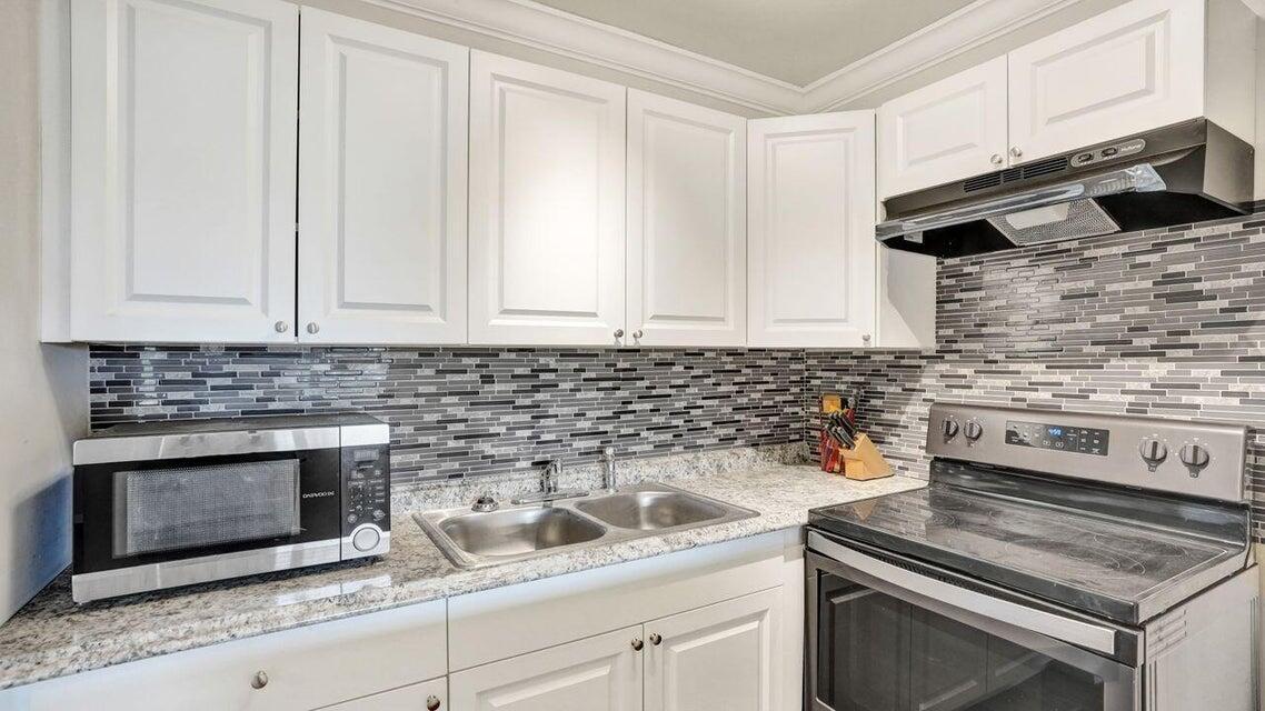 118 Sheffield E, West Palm Beach, FL 33417, West Palm Beach