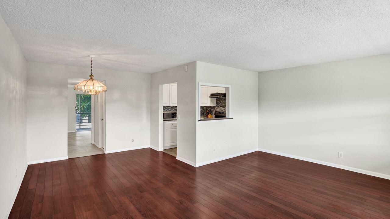 118 Sheffield E, West Palm Beach, FL 33417, West Palm Beach - Photo 2