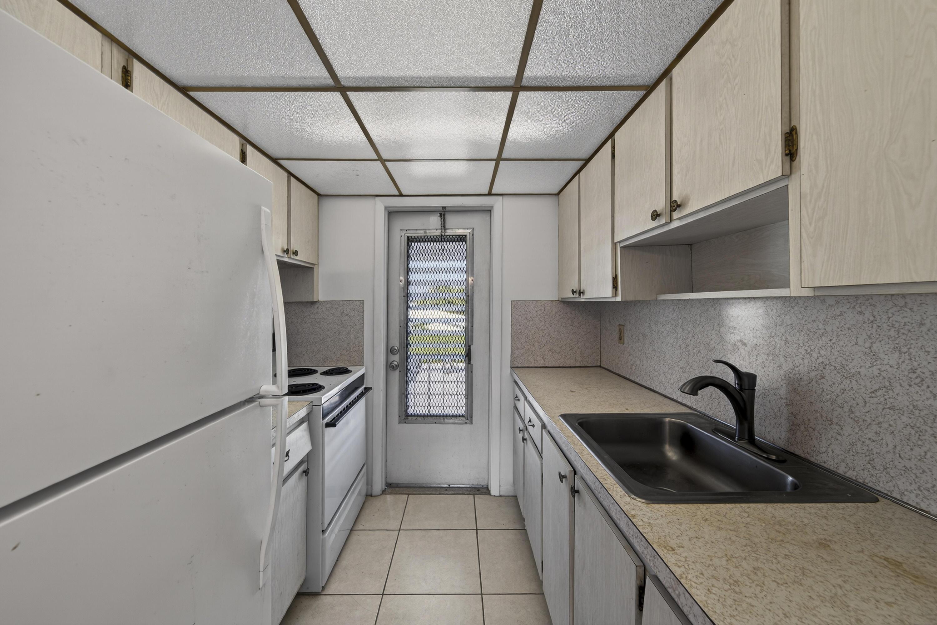 2551 W Golf Boulevard 209, Pompano Beach, FL 33064, Pompano Beach