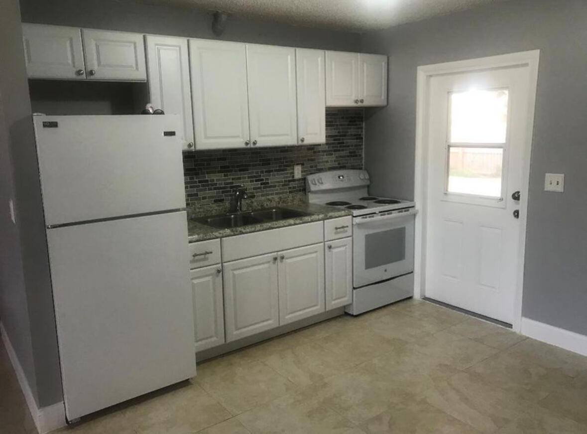 3556 William Street, West Palm Beach, FL 33403, West Palm Beach - Photo 2