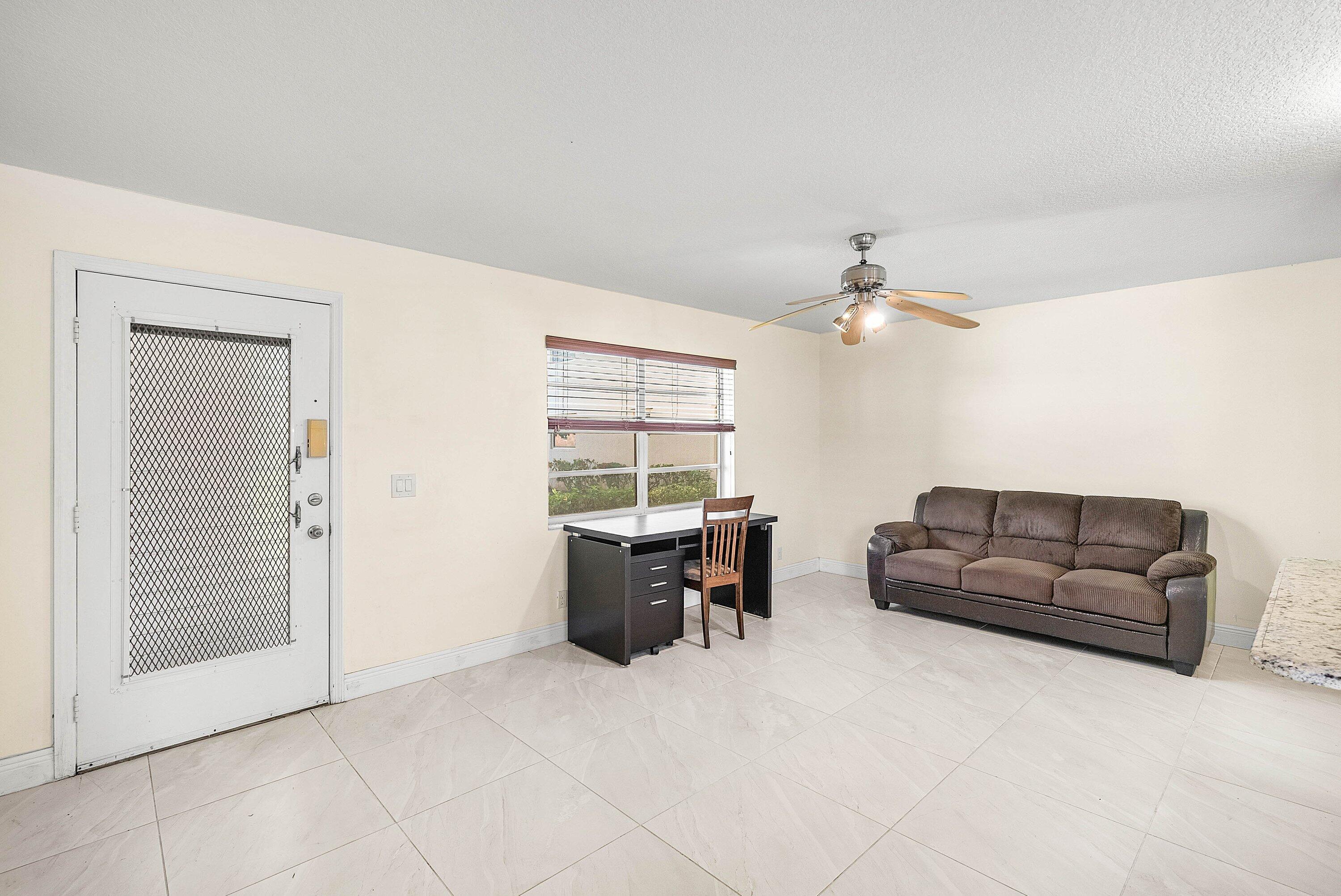 447 Burgundy J, Delray Beach, FL 33484, Delray Beach - Photo 5