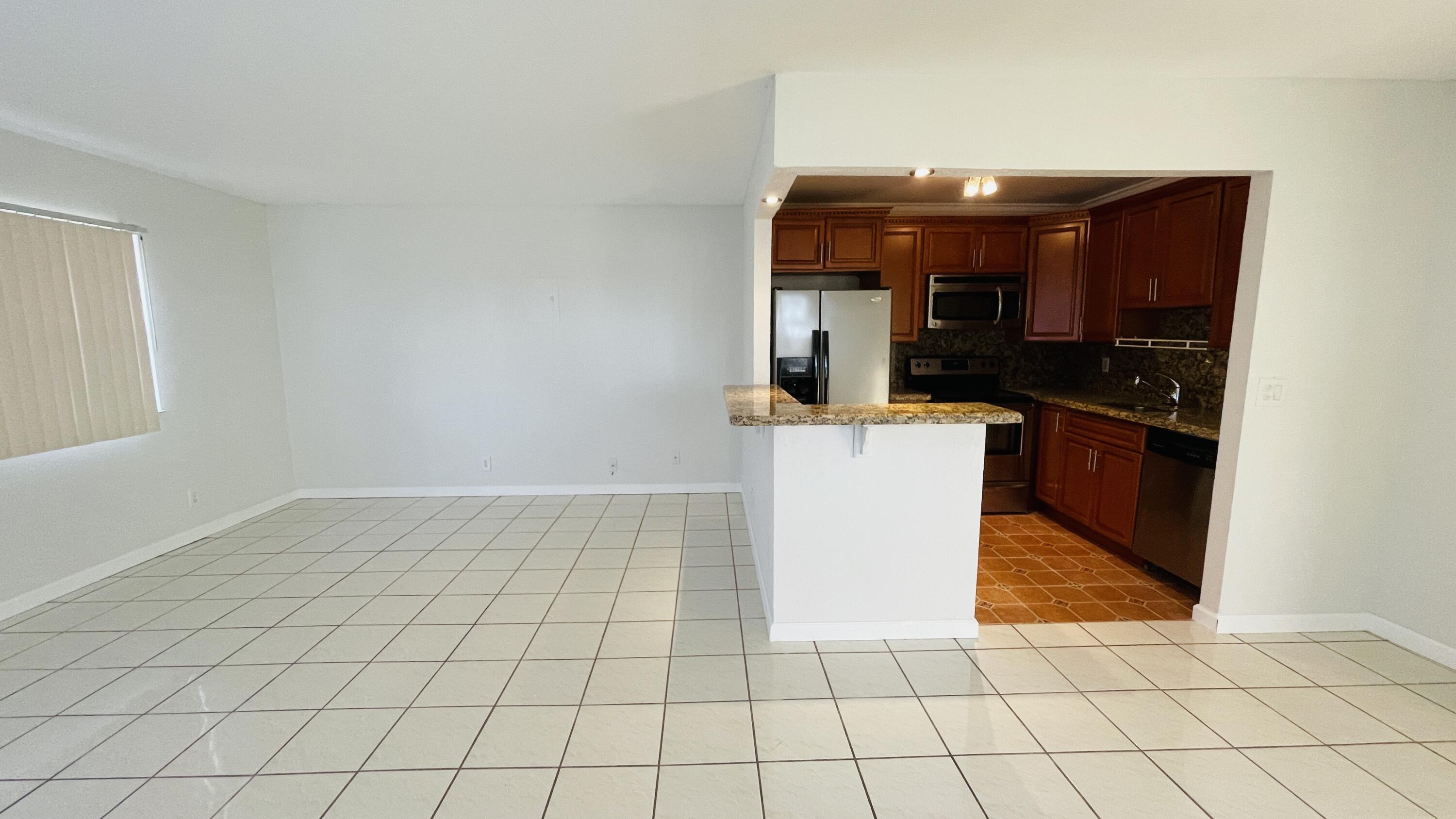 166 Valencia G, Delray Beach, FL 33446, Delray Beach - Photo 3