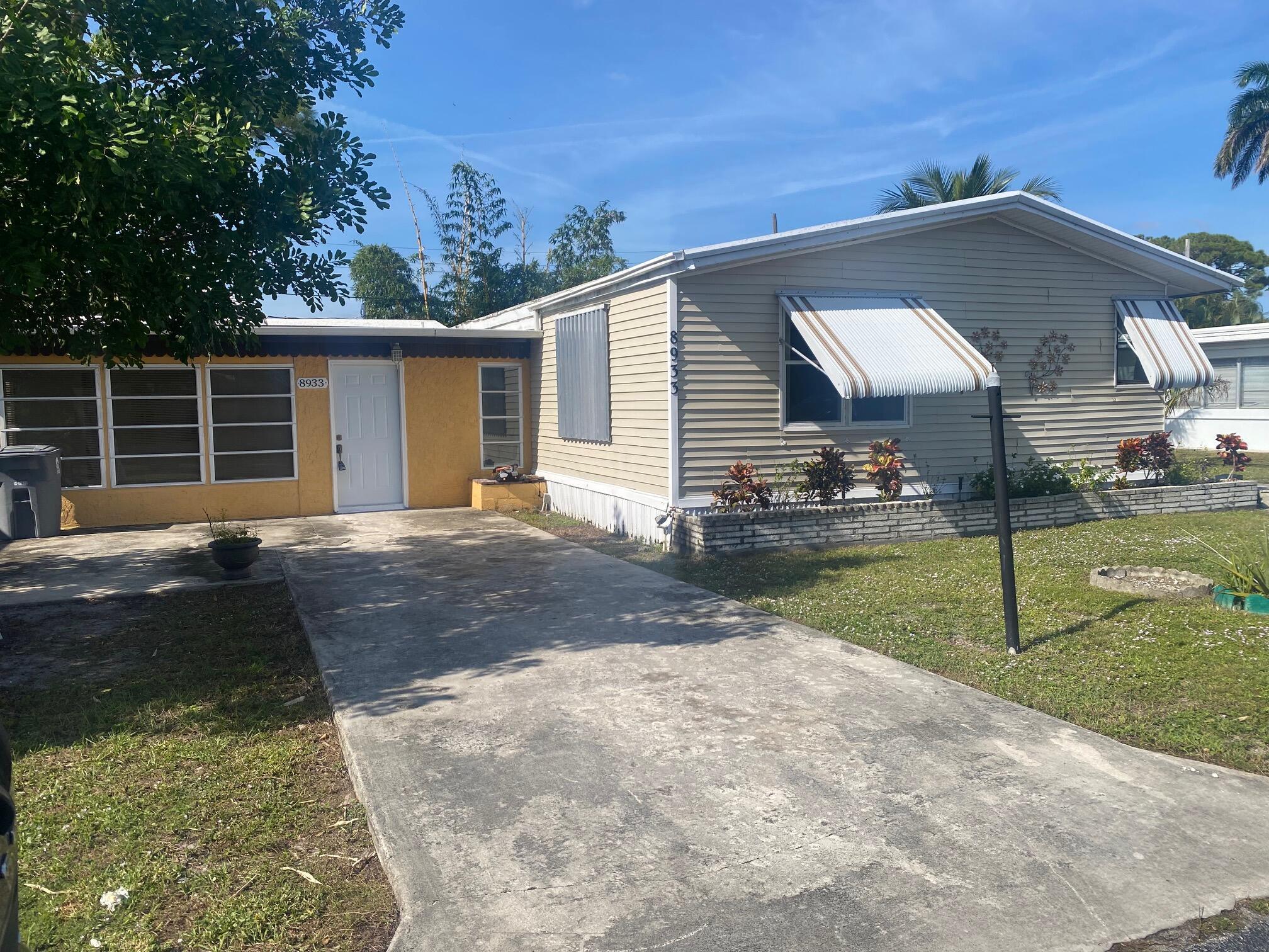 8933 Pine Street, Boynton Beach, FL 33436, Boynton Beach - Photo 2
