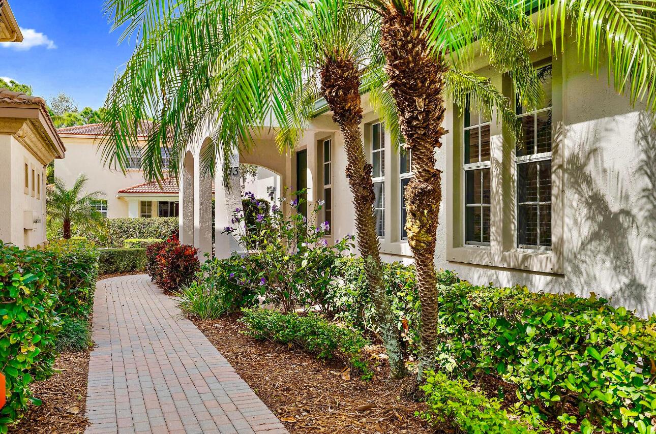 113 Evergrene Parkway 3-A, Palm Beach Gardens, FL 33410, Palm Beach Gardens - Photo 2
