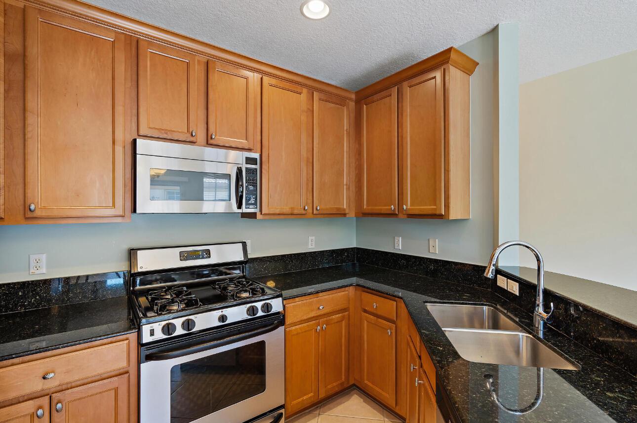113 Evergrene Parkway 3-A, Palm Beach Gardens, FL 33410, Palm Beach Gardens - Photo 5