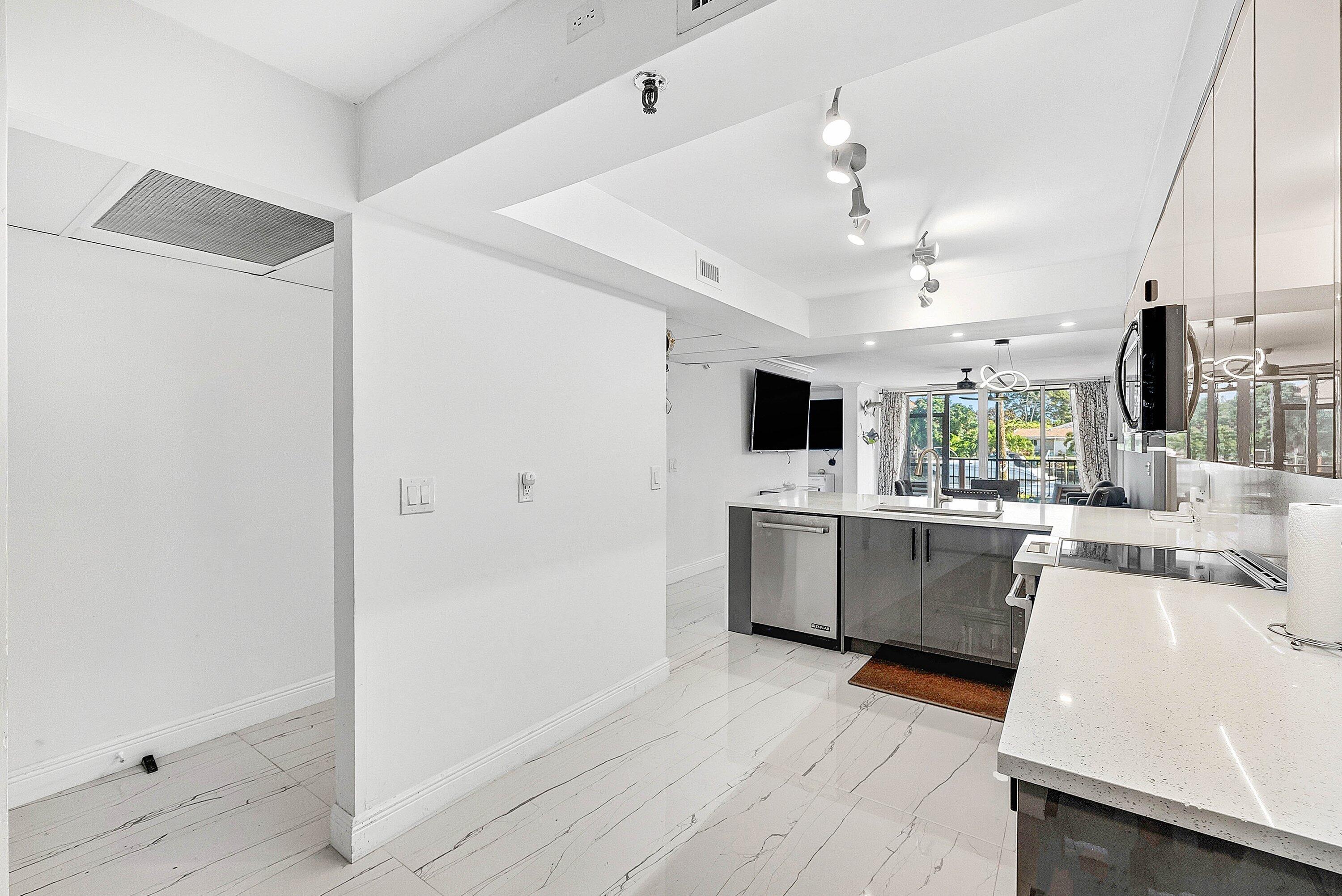 18 Royal Palm Way 109, Boca Raton, FL 33432, Boca Raton - Photo 4