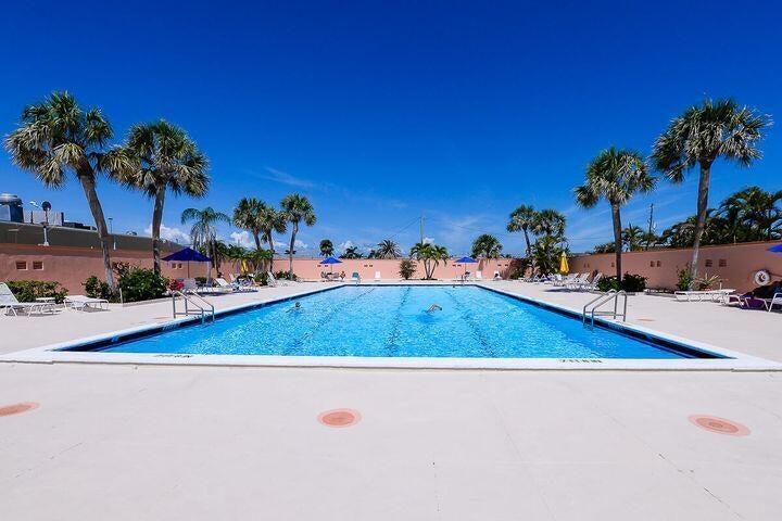 1200 Colonnades Drive 202, Fort Pierce, FL 34949, Fort Pierce - Photo 4