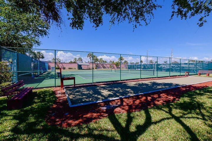 1200 Colonnades Drive 202, Fort Pierce, FL 34949, Fort Pierce - Photo 5