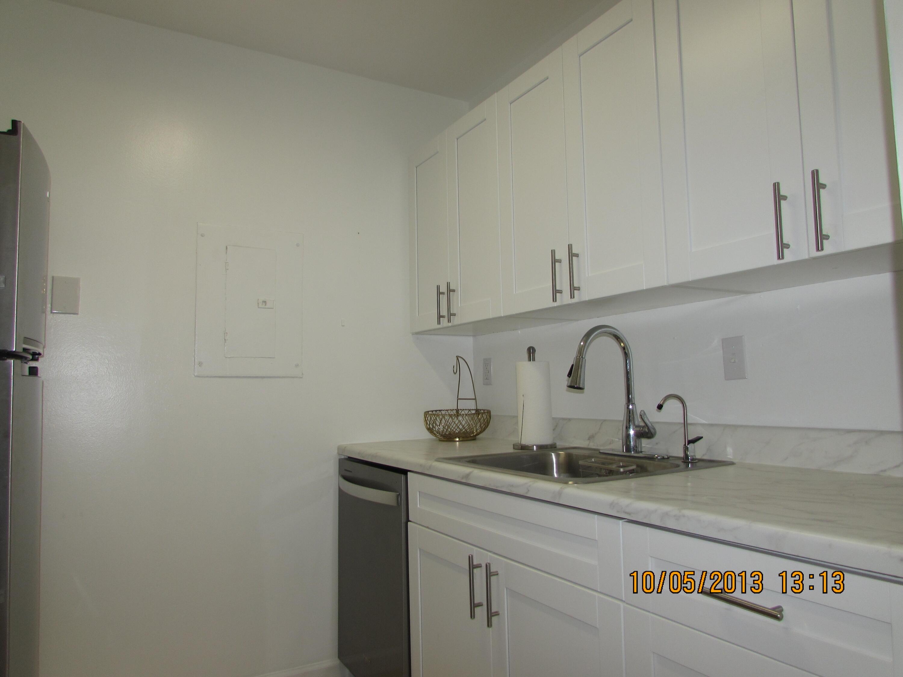 1141 Lake Victoria Drive F, West Palm Beach, FL 33411, West Palm Beach - Photo 4