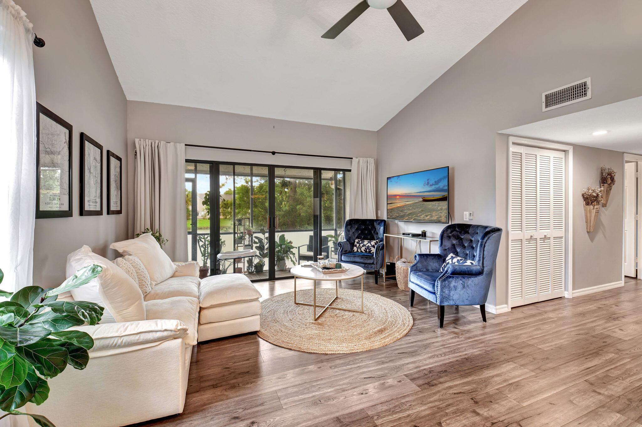 22 Via De Casas Sur 101, Boynton Beach, FL 33426, Boynton Beach - Photo 3