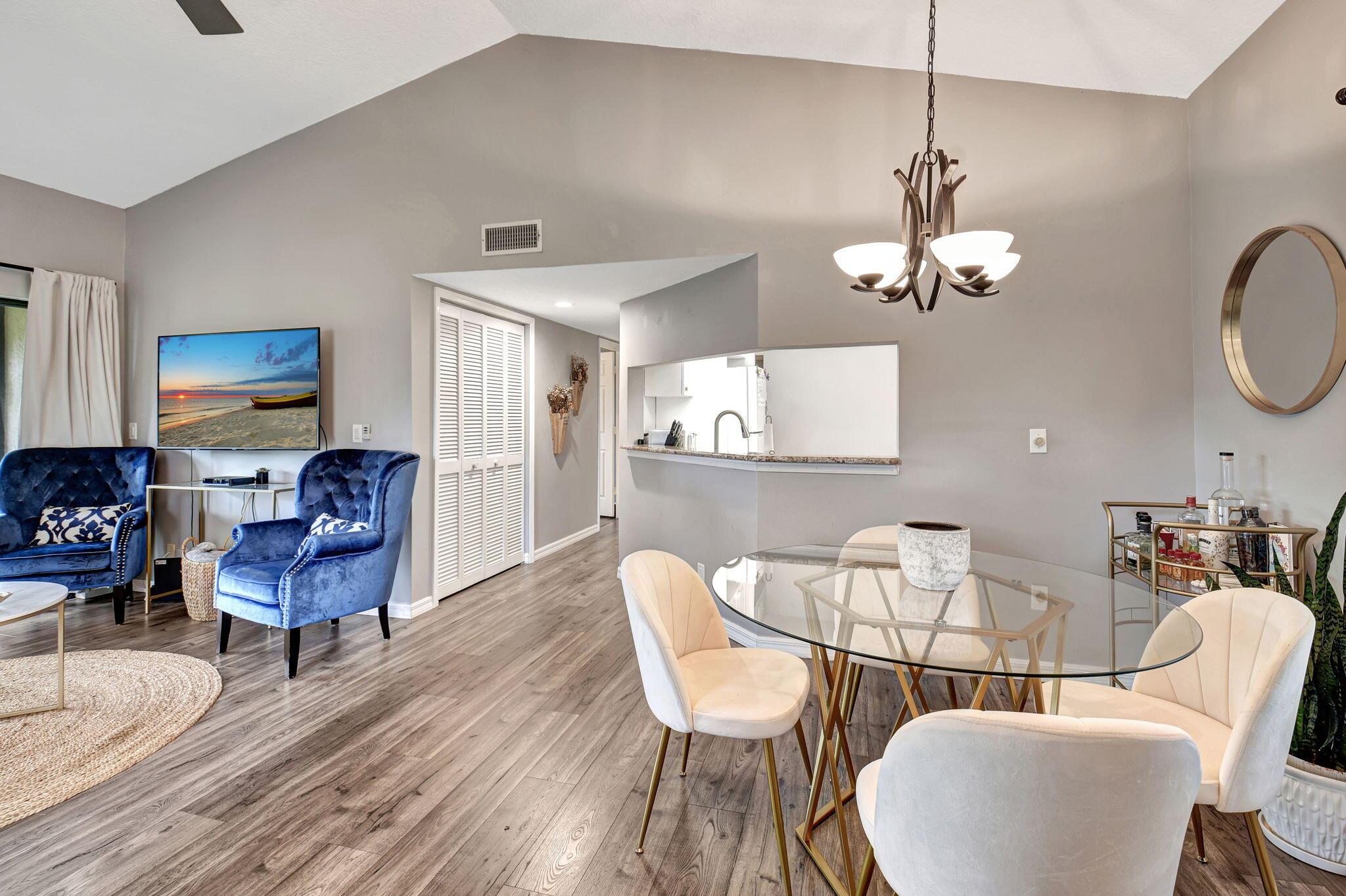 22 Via De Casas Sur 101, Boynton Beach, FL 33426, Boynton Beach - Photo 4