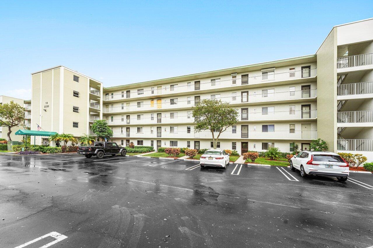 2230 N Cypress Bend Drive 209, Pompano Beach, FL 33069, Pompano Beach
