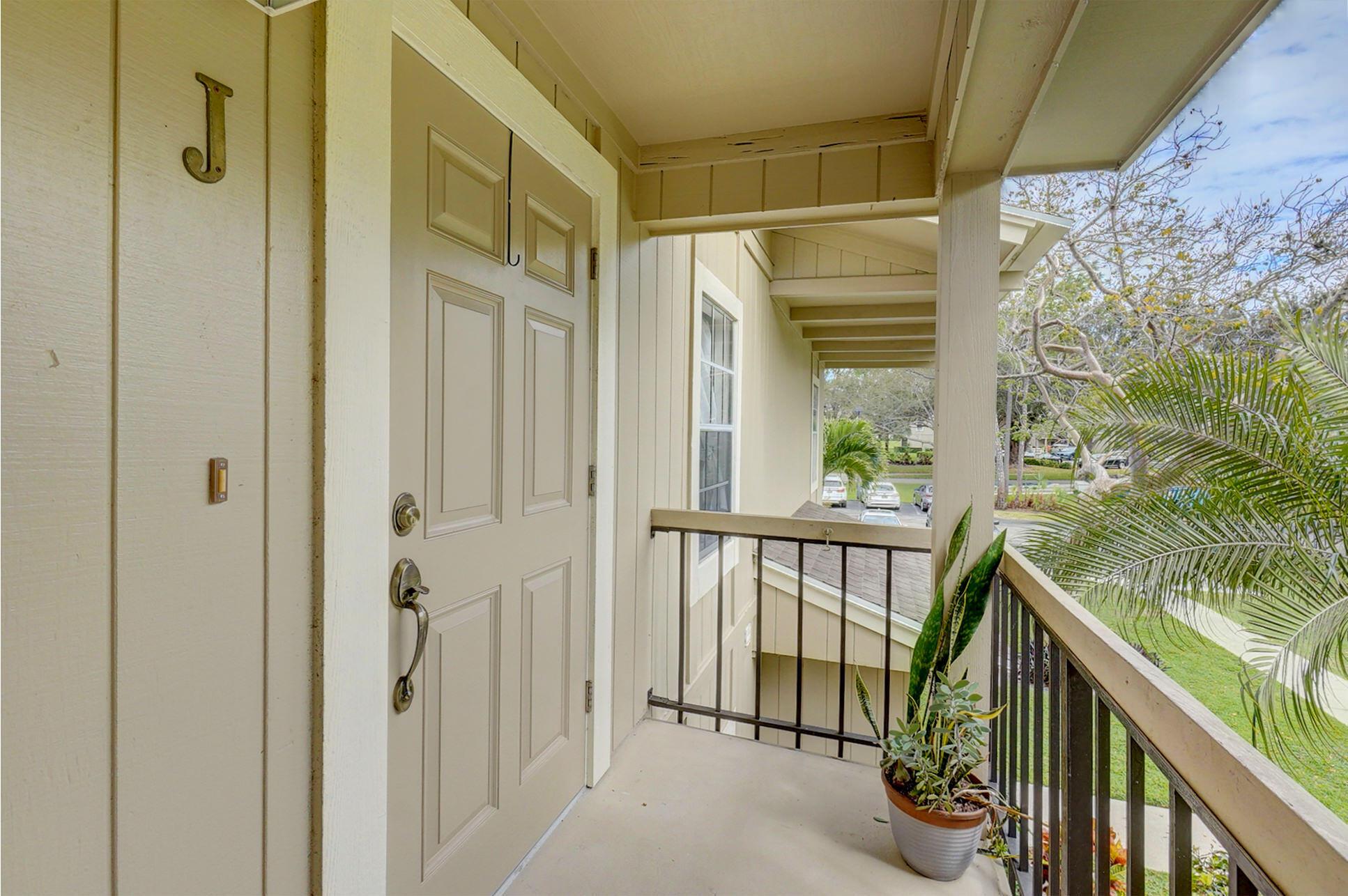 18350 SE Wood Haven Lane J, Jupiter, FL 33469, Jupiter - Photo 3