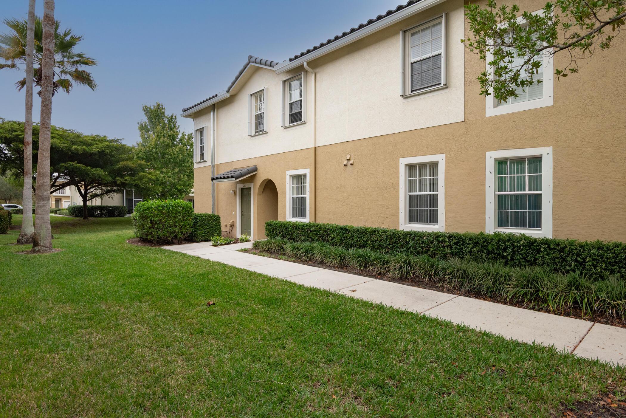 1600 SE Sheffield Terrace 201, Stuart, FL 34994, Stuart - Photo 4