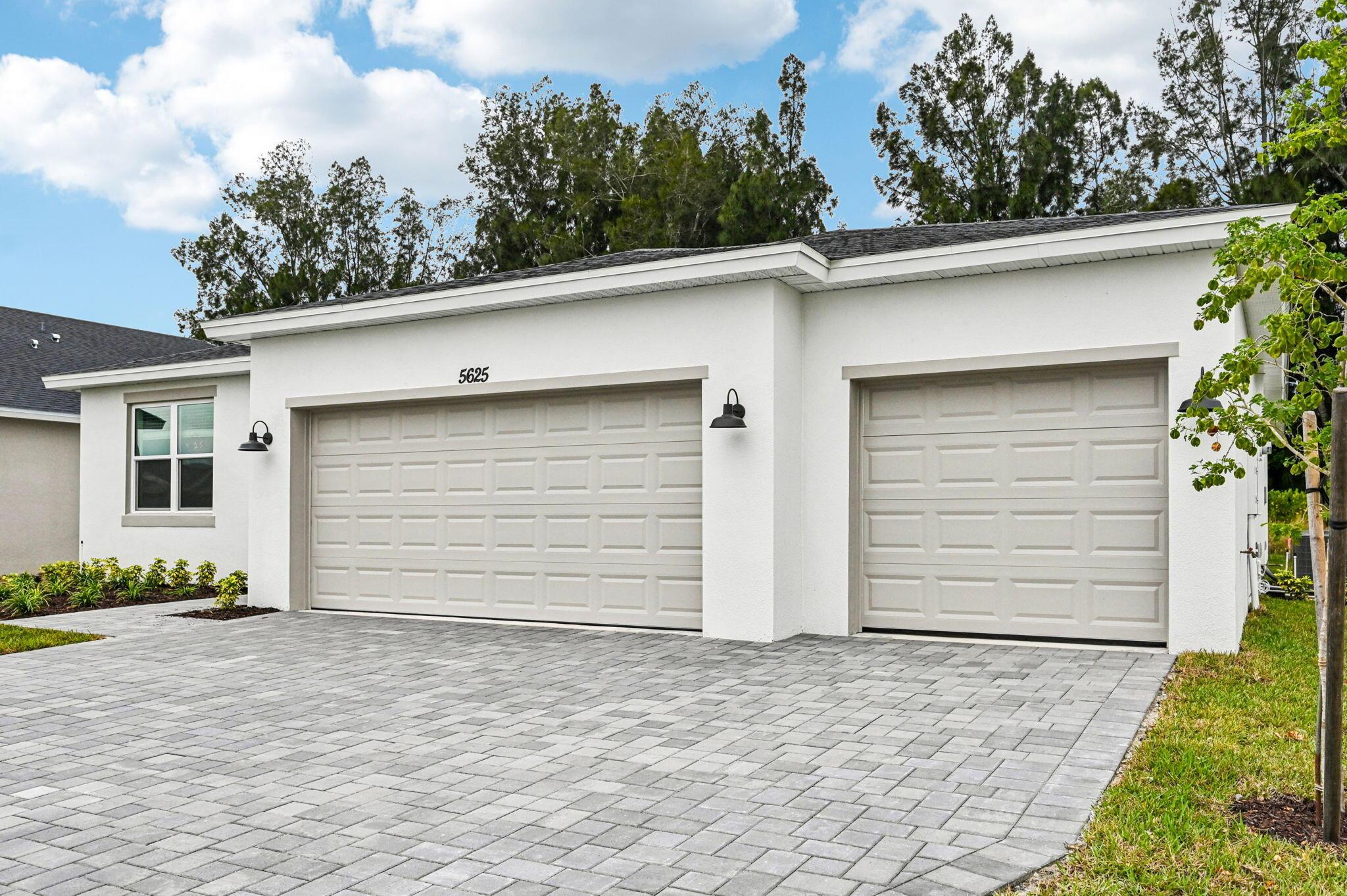 5625 Hampton Park Circle, Vero Beach, FL 32966, Vero Beach - Photo 2