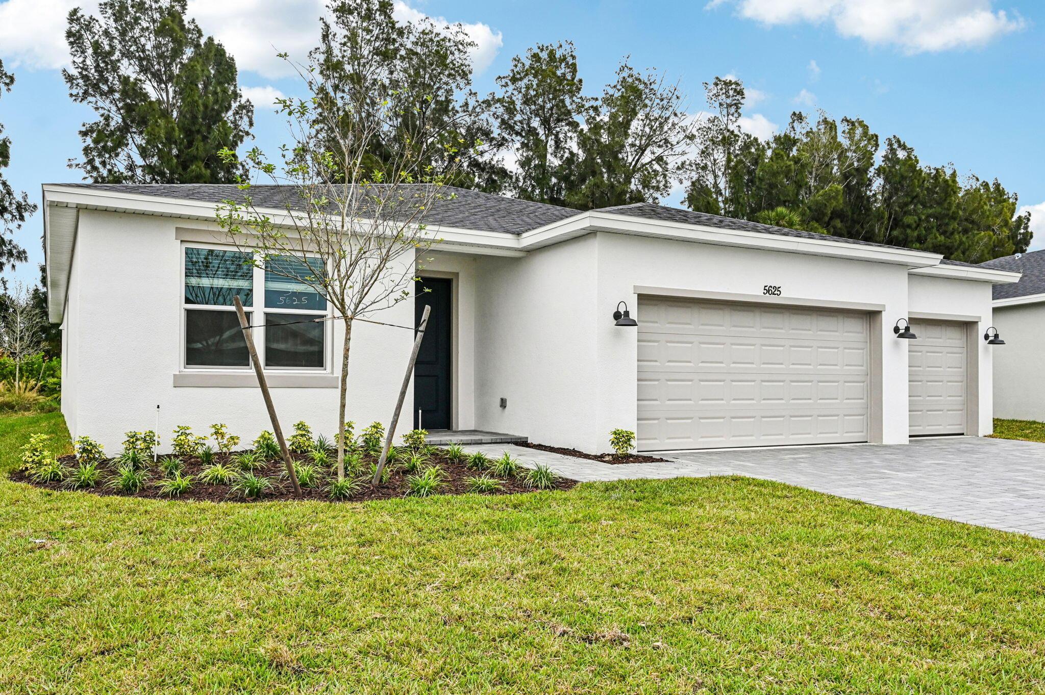 5625 Hampton Park Circle, Vero Beach, FL 32966, Vero Beach - Photo 3