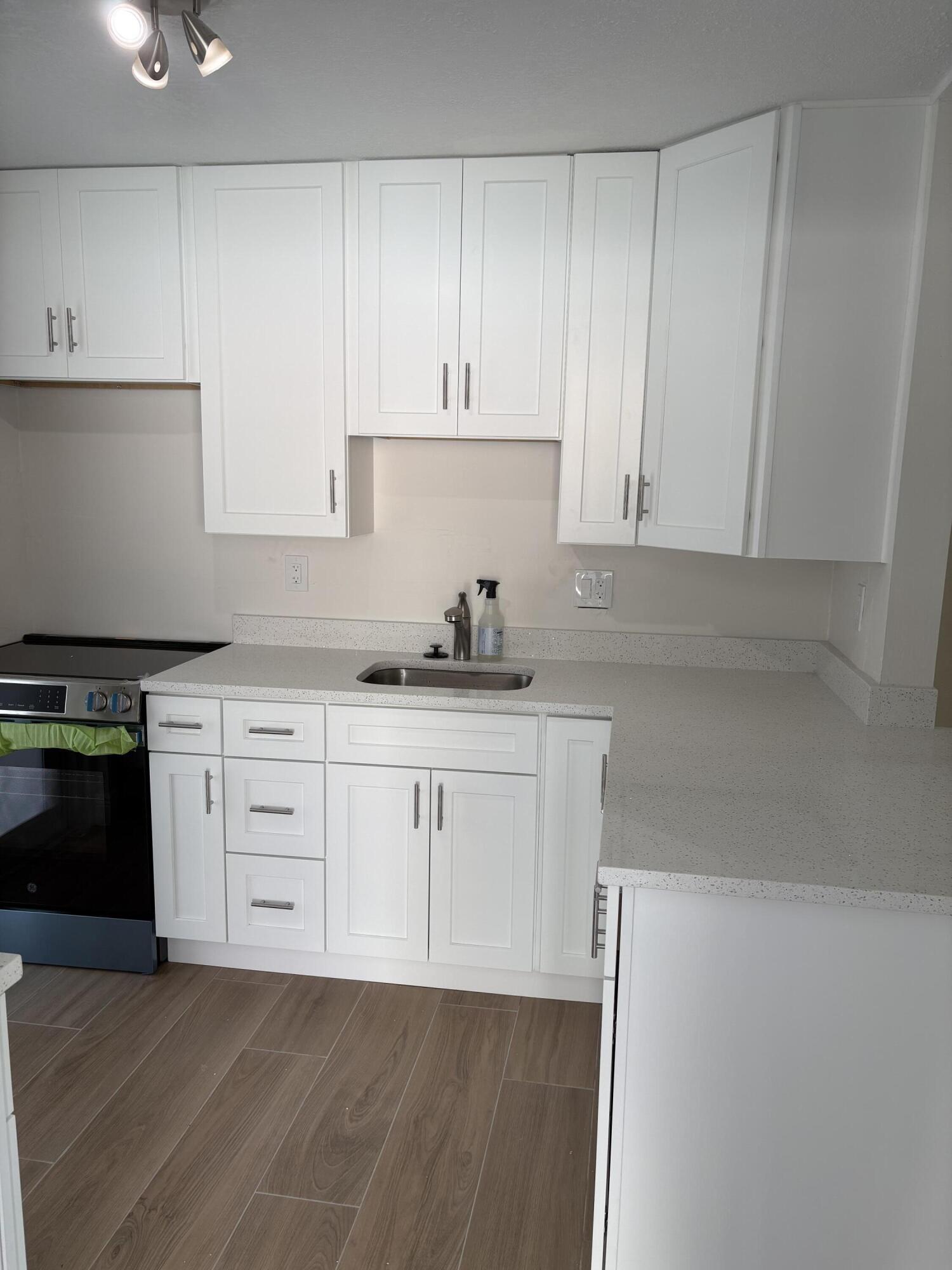 2630 NE 8th Avenue, Pompano Beach, FL 33064, Pompano Beach - Photo 5