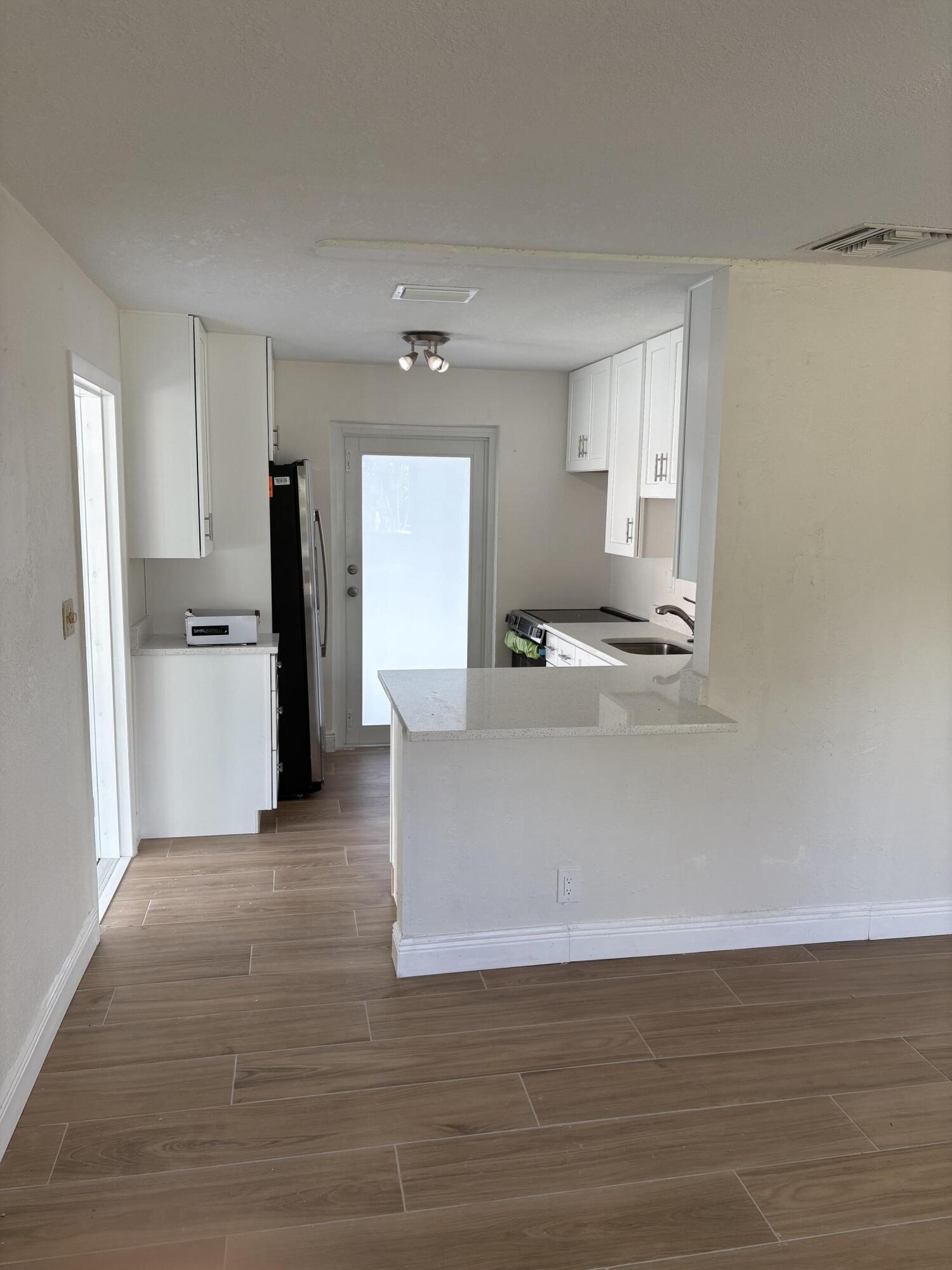 2630 NE 8th Avenue, Pompano Beach, FL 33064, Pompano Beach - Photo 4