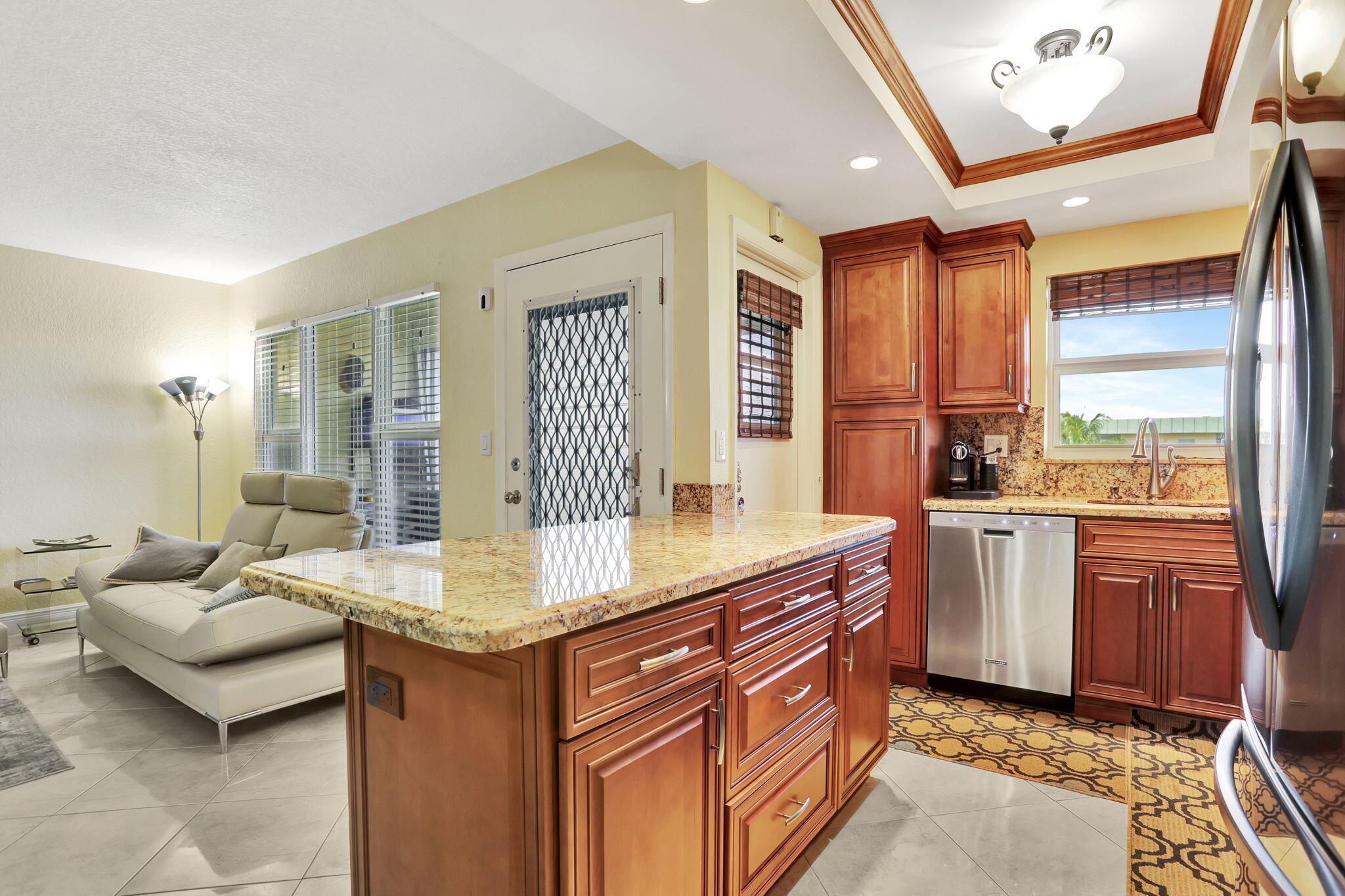 806 SE 7th Street 403, Deerfield Beach, FL 33441, Deerfield Beach - Photo 5